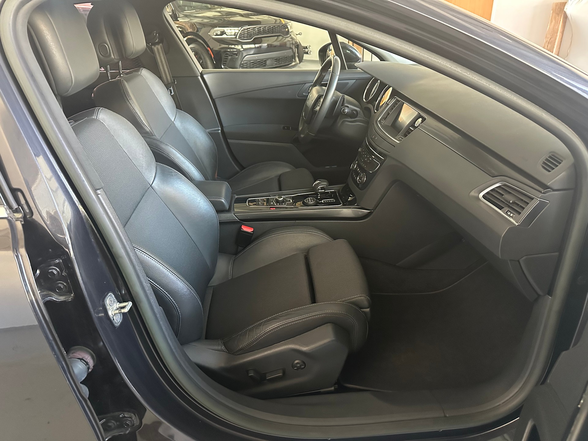 PEUGEOT 508 2.0 HDI Hybrid4 Allure EGS6-image-4
