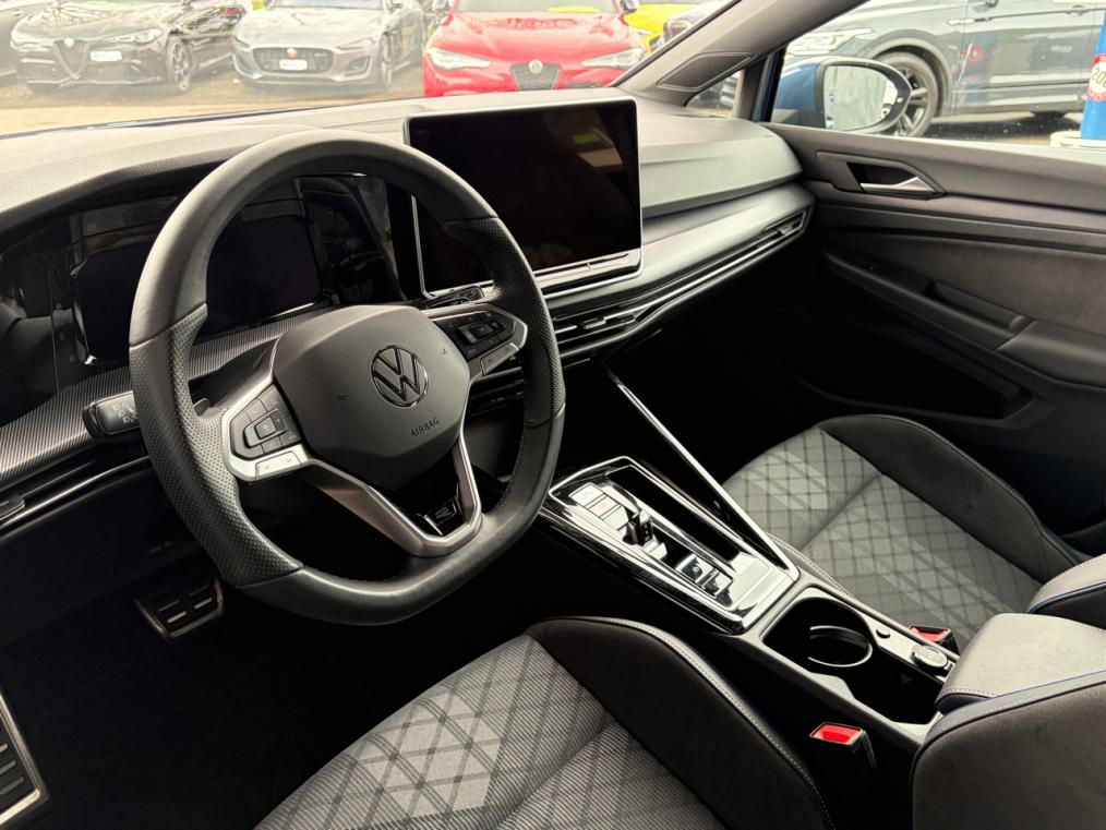 VW Golf VIII 1.5 eTSi mHEV R-Line-image-4