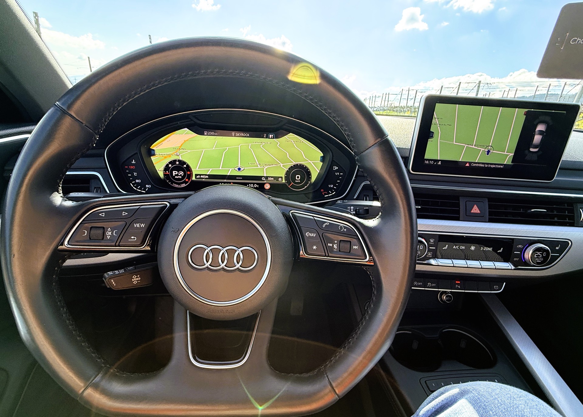 AUDI A4 Limousine 2.0 TDI Design S-tronic-image-16