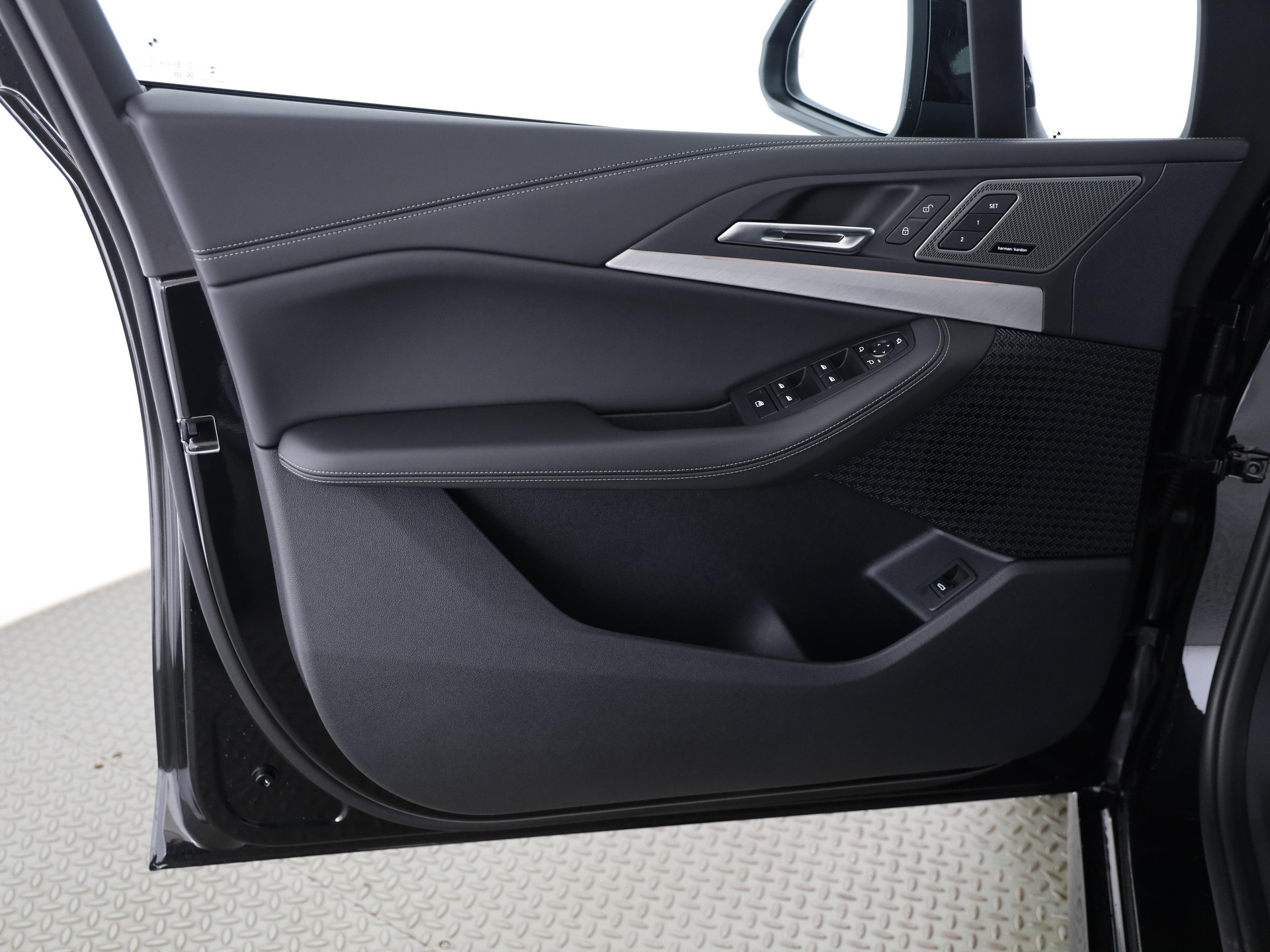 BMW 223d xDrive SDKG Active Tourer-image-8