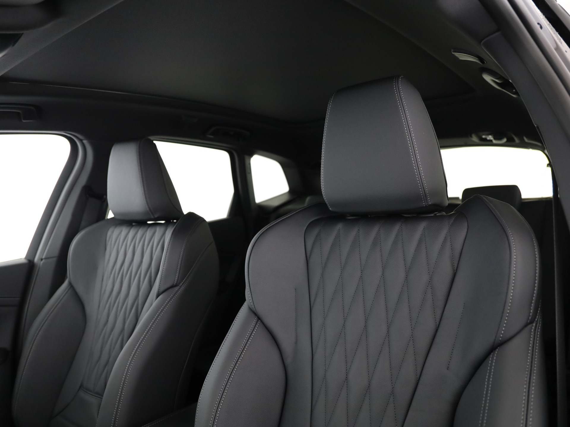 BMW 223d xDrive SDKG Active Tourer-image-10