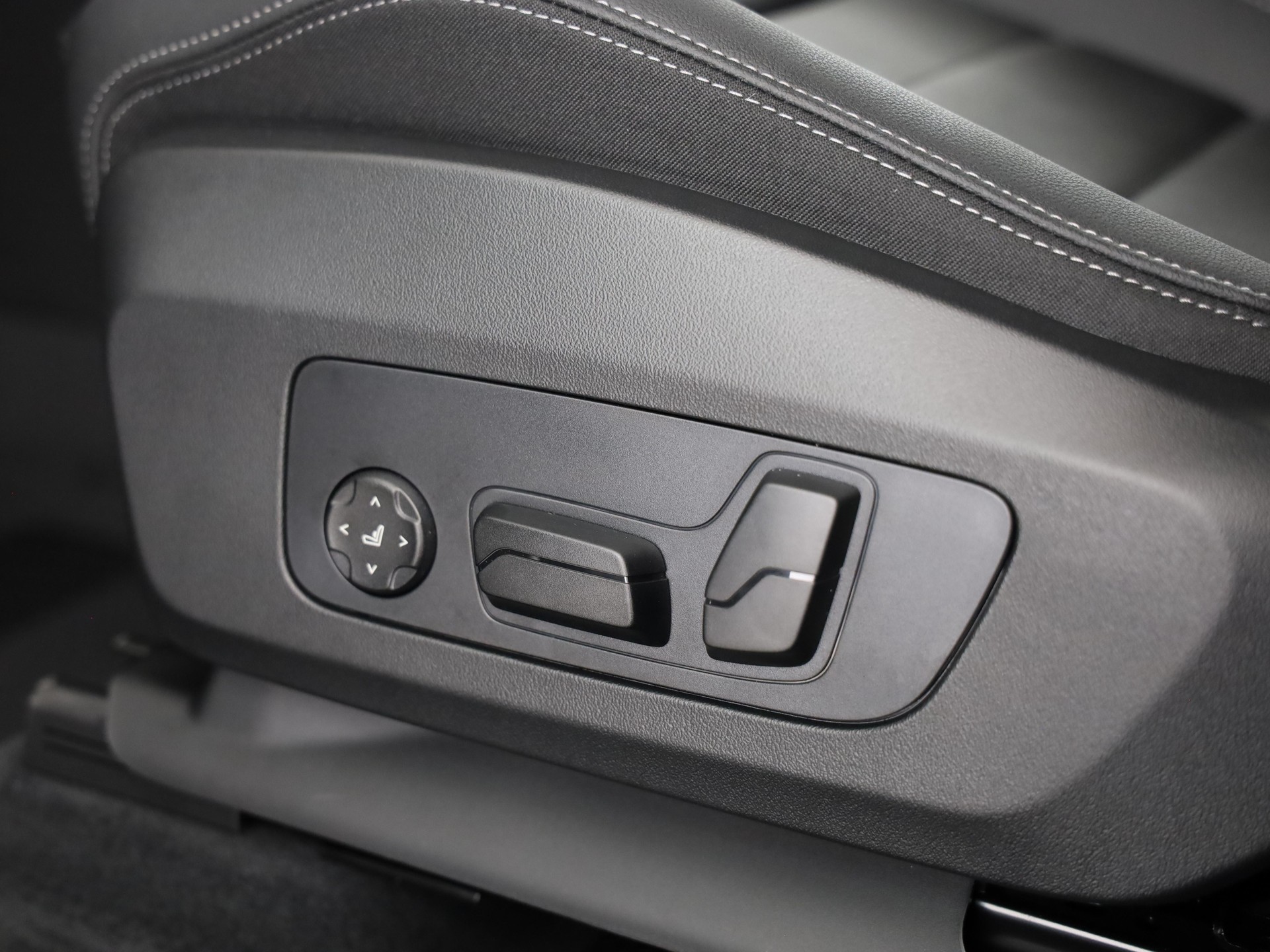 BMW 223d xDrive SDKG Active Tourer-image-19
