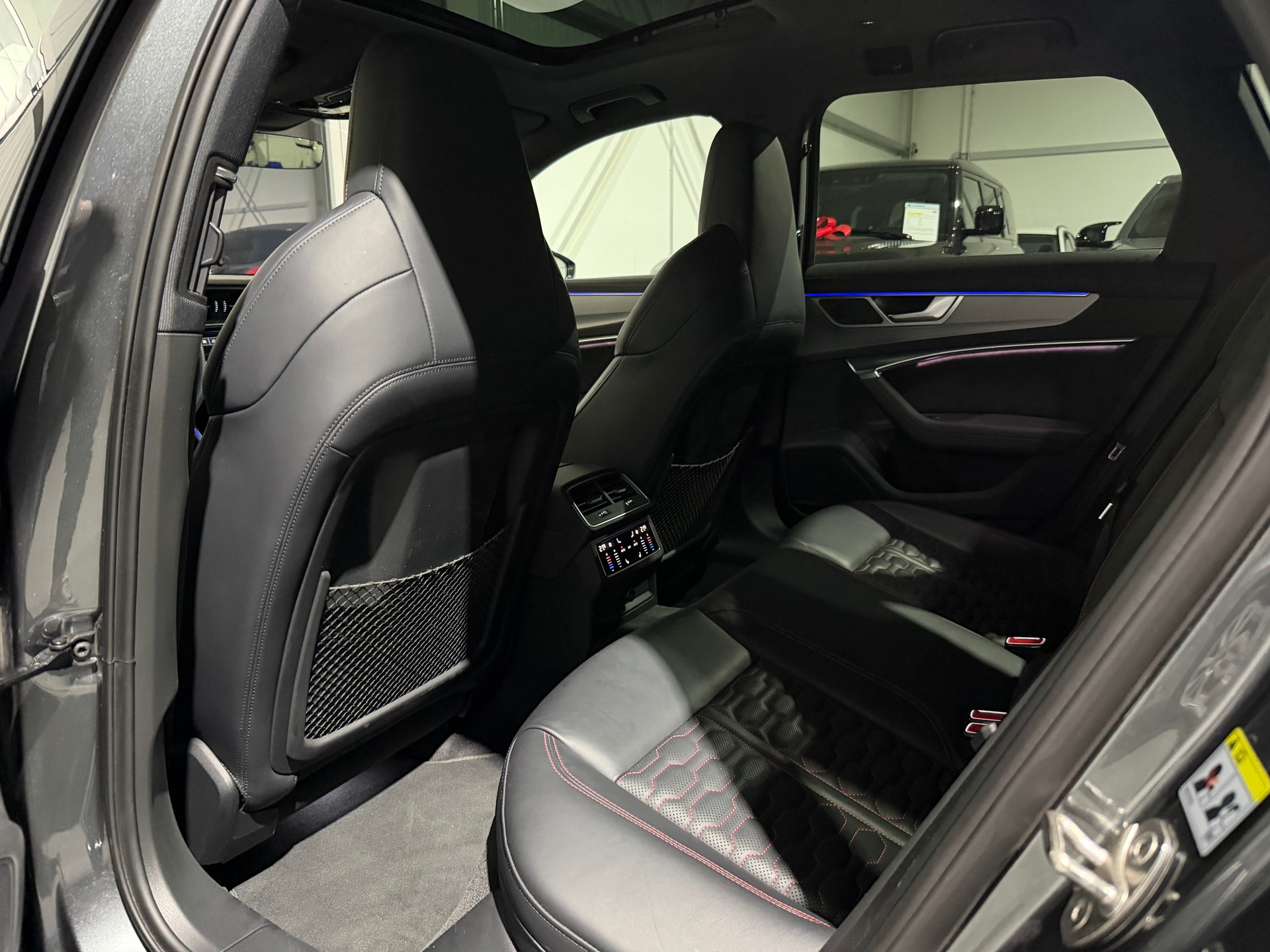 AUDI RS6 Avant 4.0 TFSI V8 quattro (AHK 2.1T)-image-15