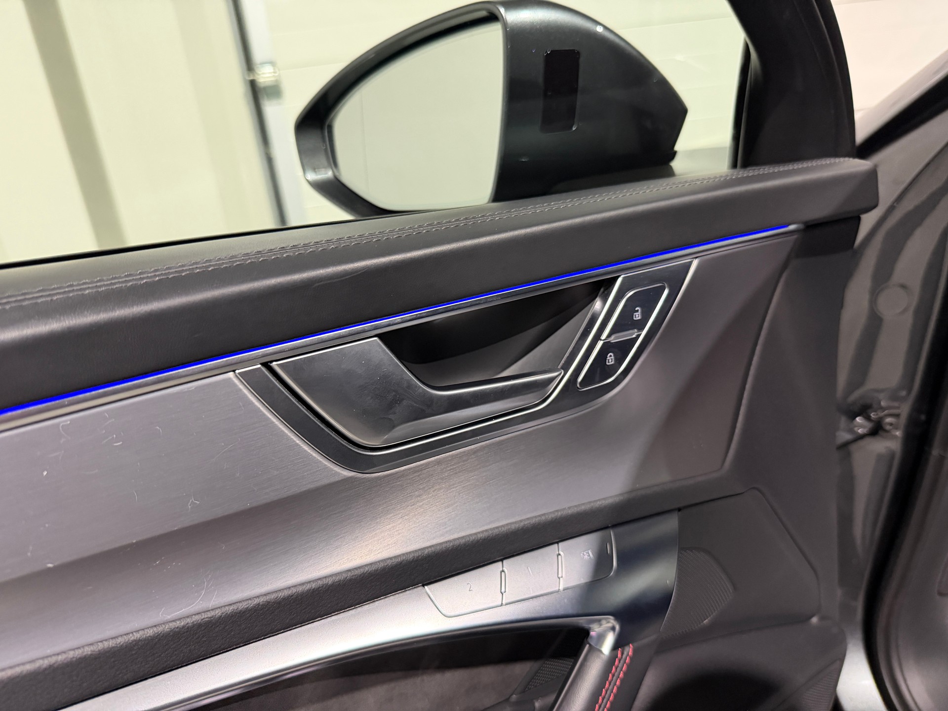AUDI RS6 Avant 4.0 TFSI V8 quattro (AHK 2.1T)-image-13
