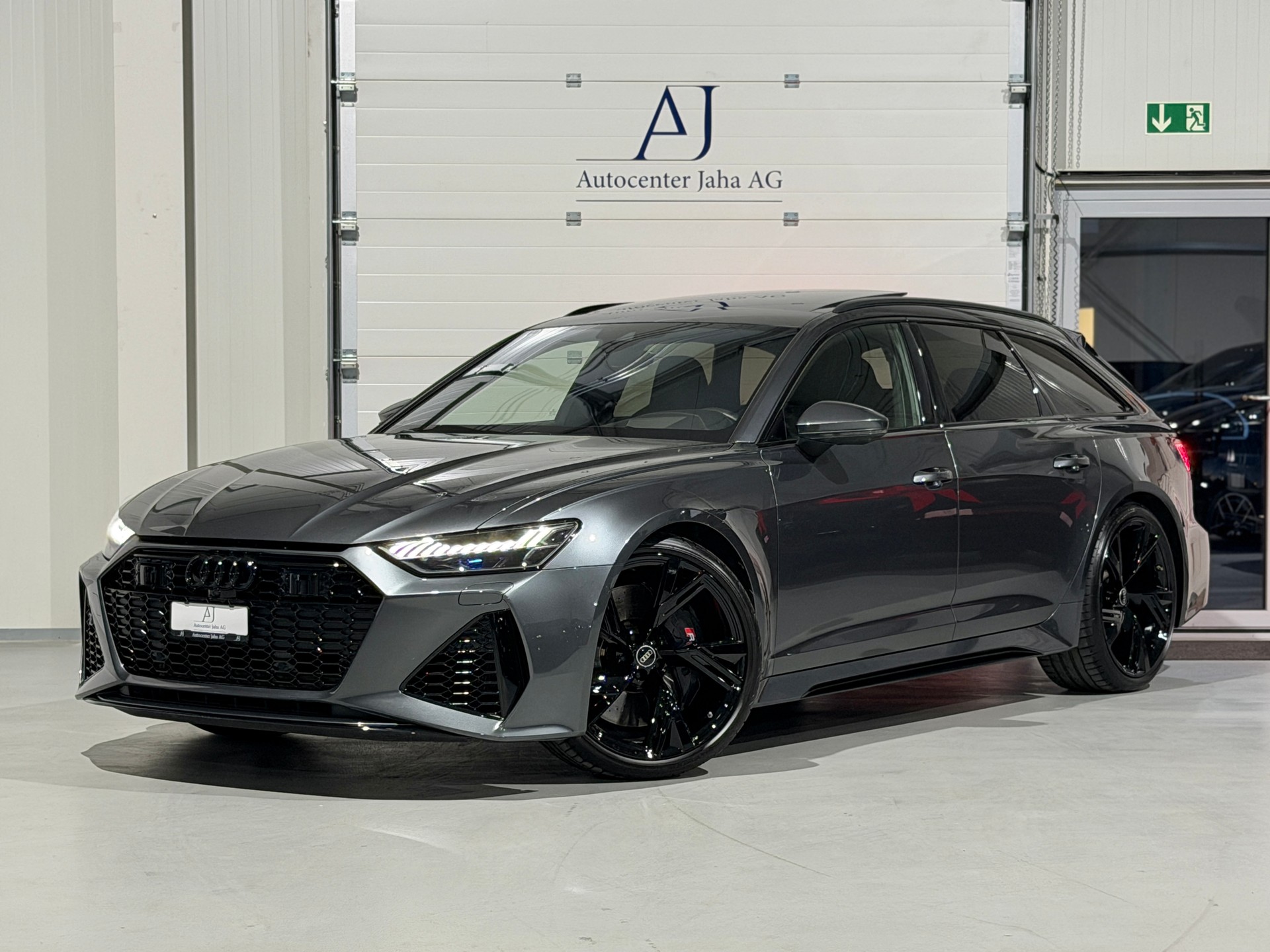 AUDI RS6 Avant 4.0 TFSI V8 quattro (AHK 2.1T)-image-0