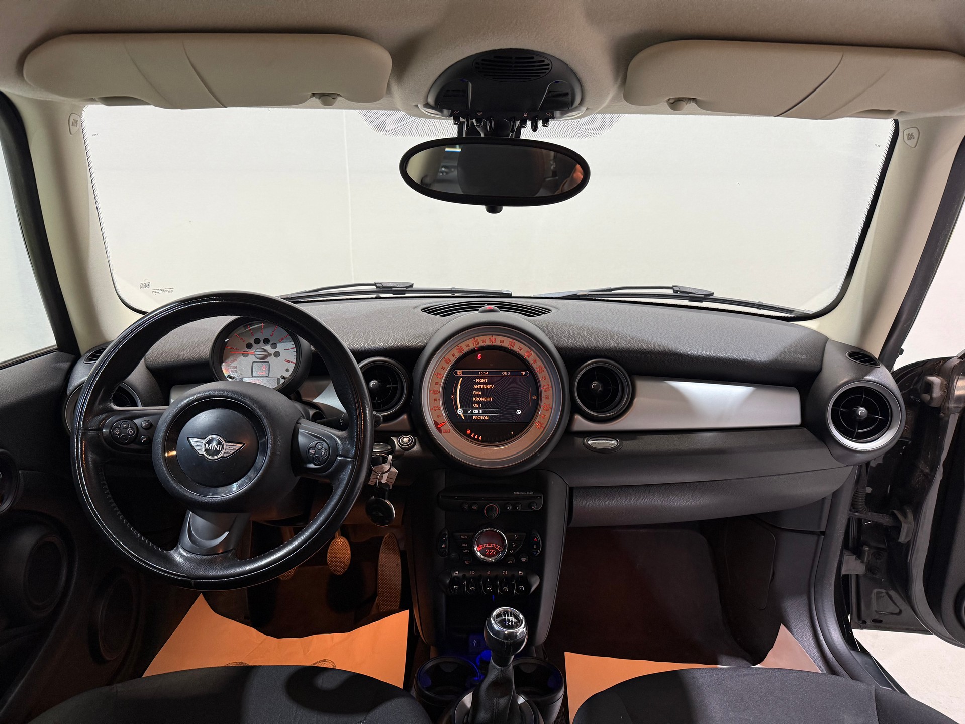 MINI One-image-11