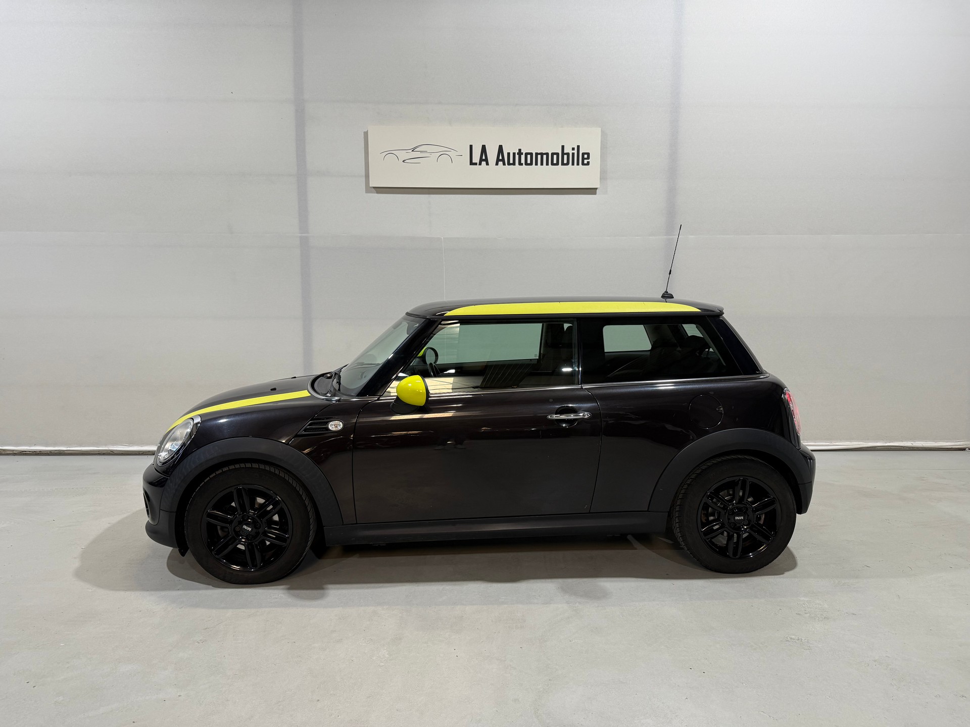 MINI One-image-2