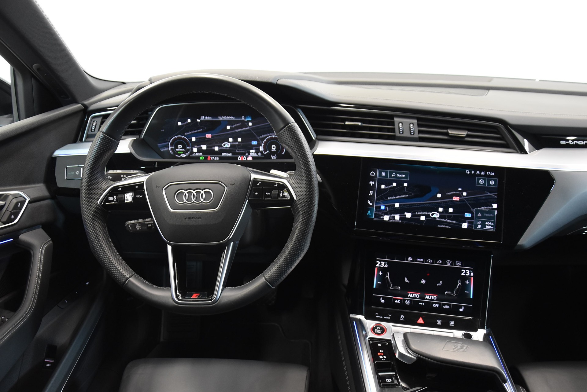 AUDI e-tron S Sportback quattro-image-4