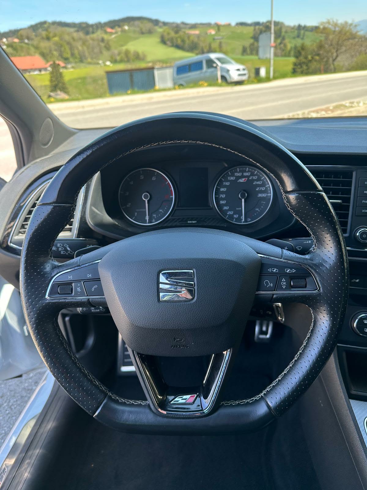 SEAT Leon ST 2.0 TSI Cupra 280 DSG-image-11