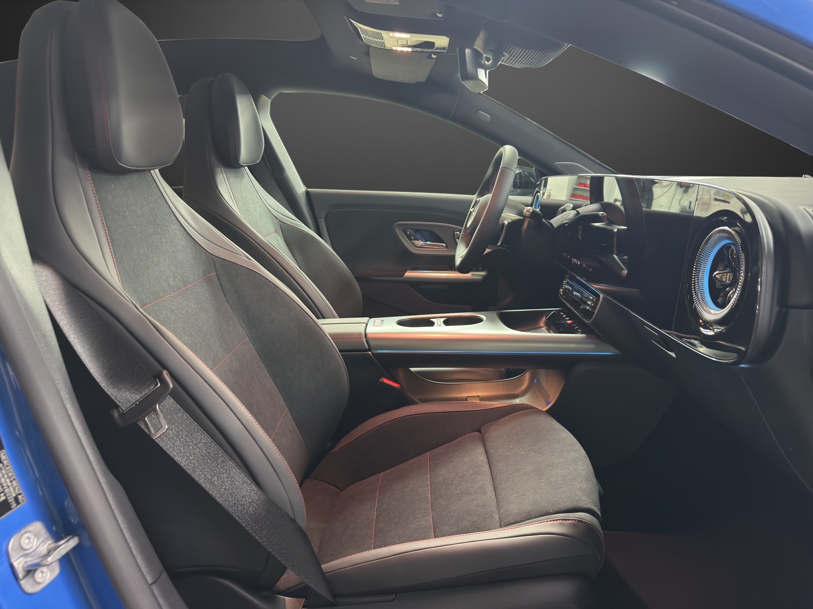MERCEDES-BENZ CLA 220 4MATIC-image-11