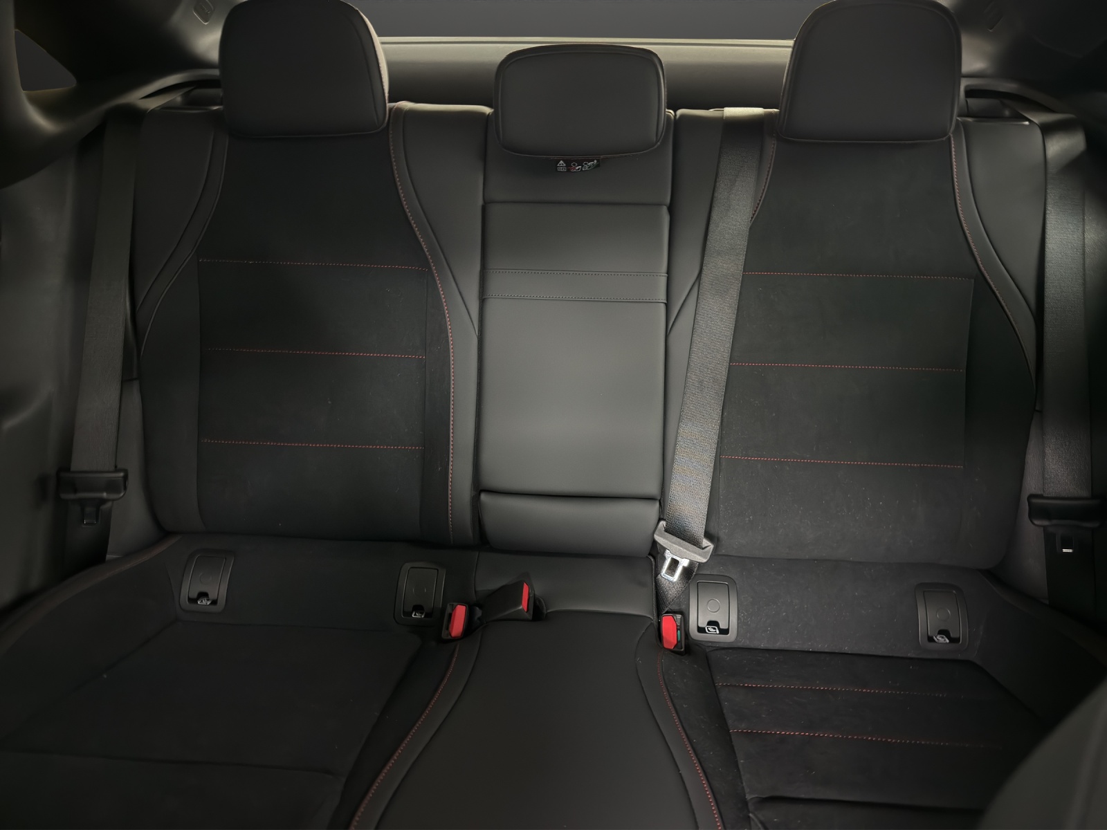 MERCEDES-BENZ CLA 220 4MATIC-image-14