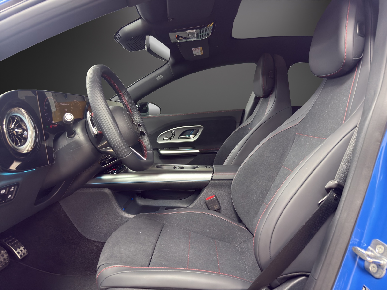 MERCEDES-BENZ CLA 220 4MATIC-image-9