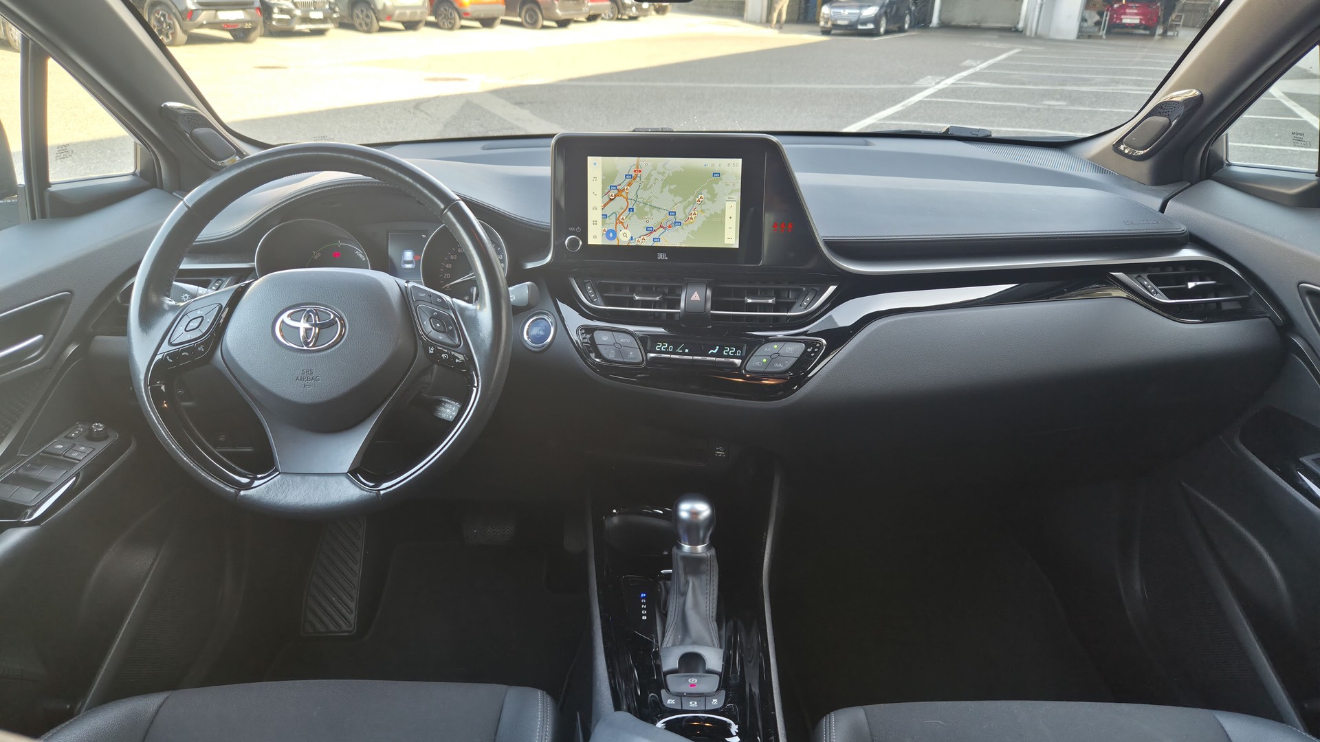 TOYOTA C-HR 1.8 HSD CVT Trend-image-10
