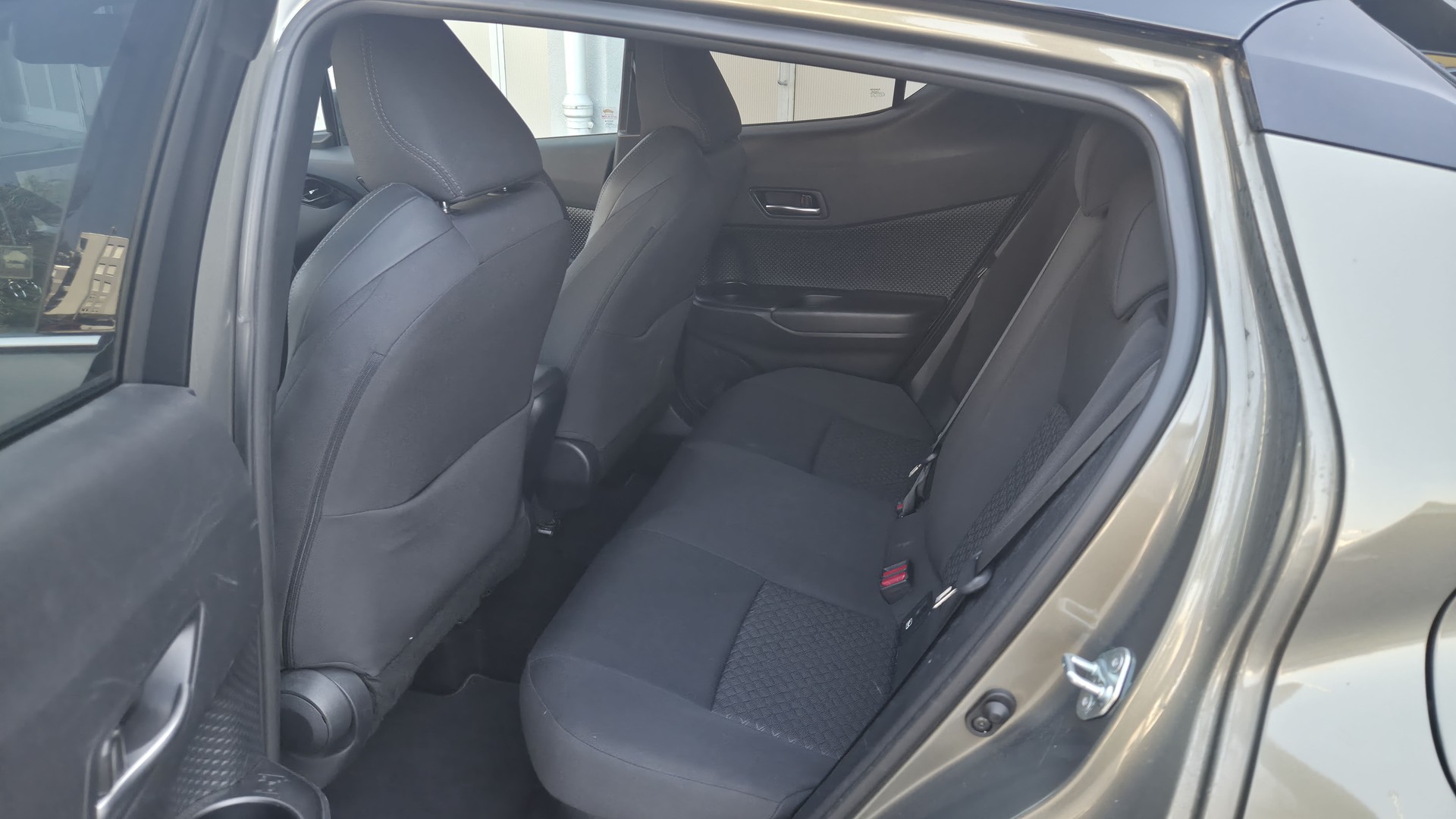 TOYOTA C-HR 1.8 HSD CVT Trend-image-13