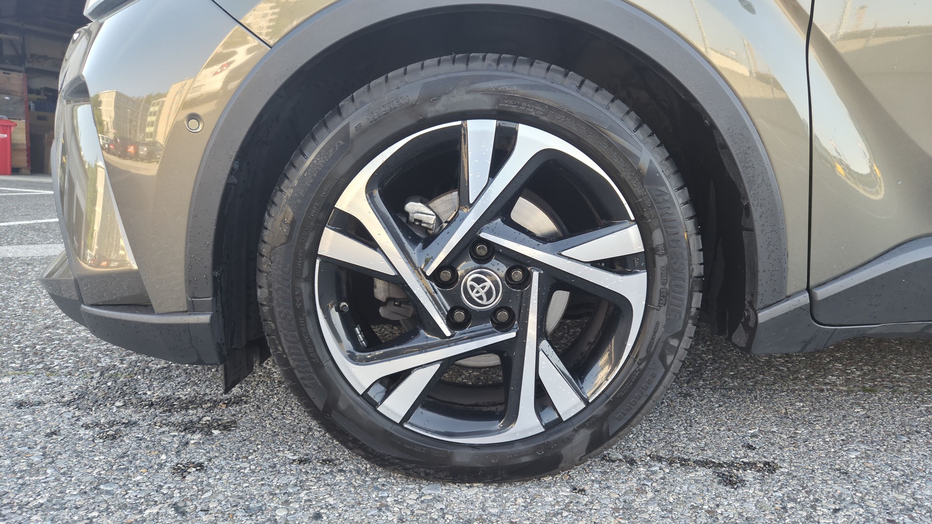 TOYOTA C-HR 1.8 HSD CVT Trend-image-8