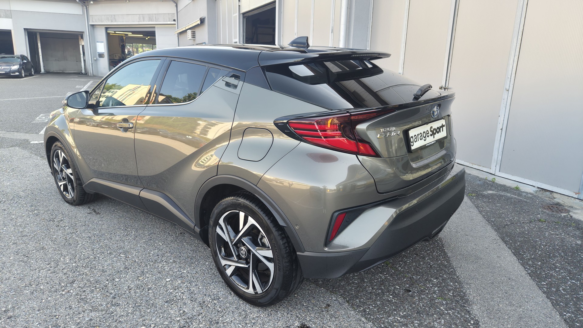 TOYOTA C-HR 1.8 HSD CVT Trend-image-4