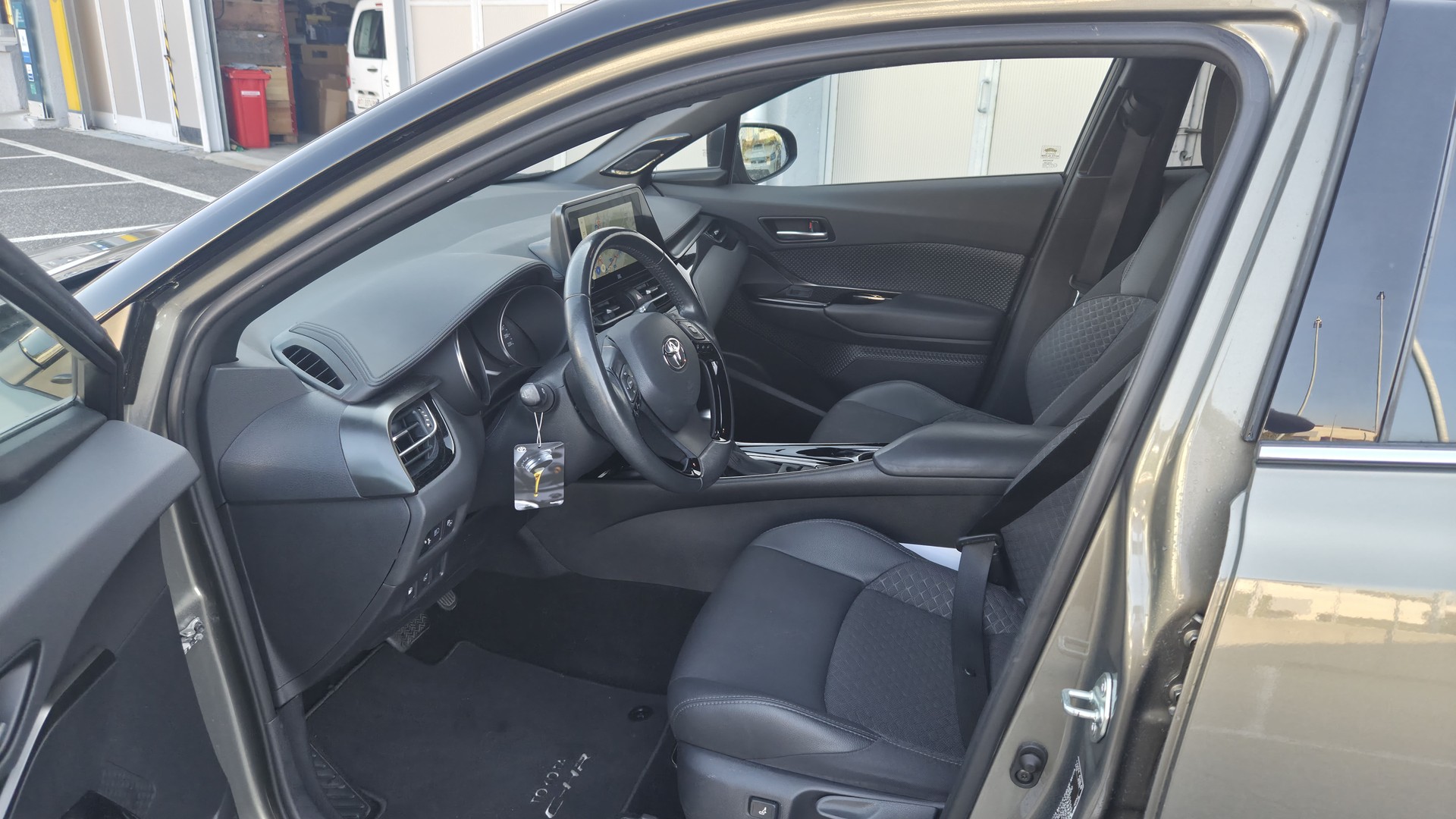 TOYOTA C-HR 1.8 HSD CVT Trend-image-11