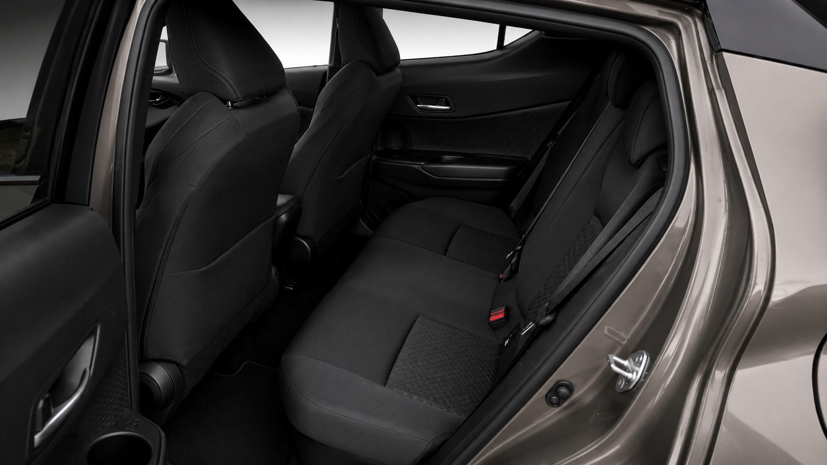 TOYOTA C-HR 1.8 HSD CVT Trend-image-13