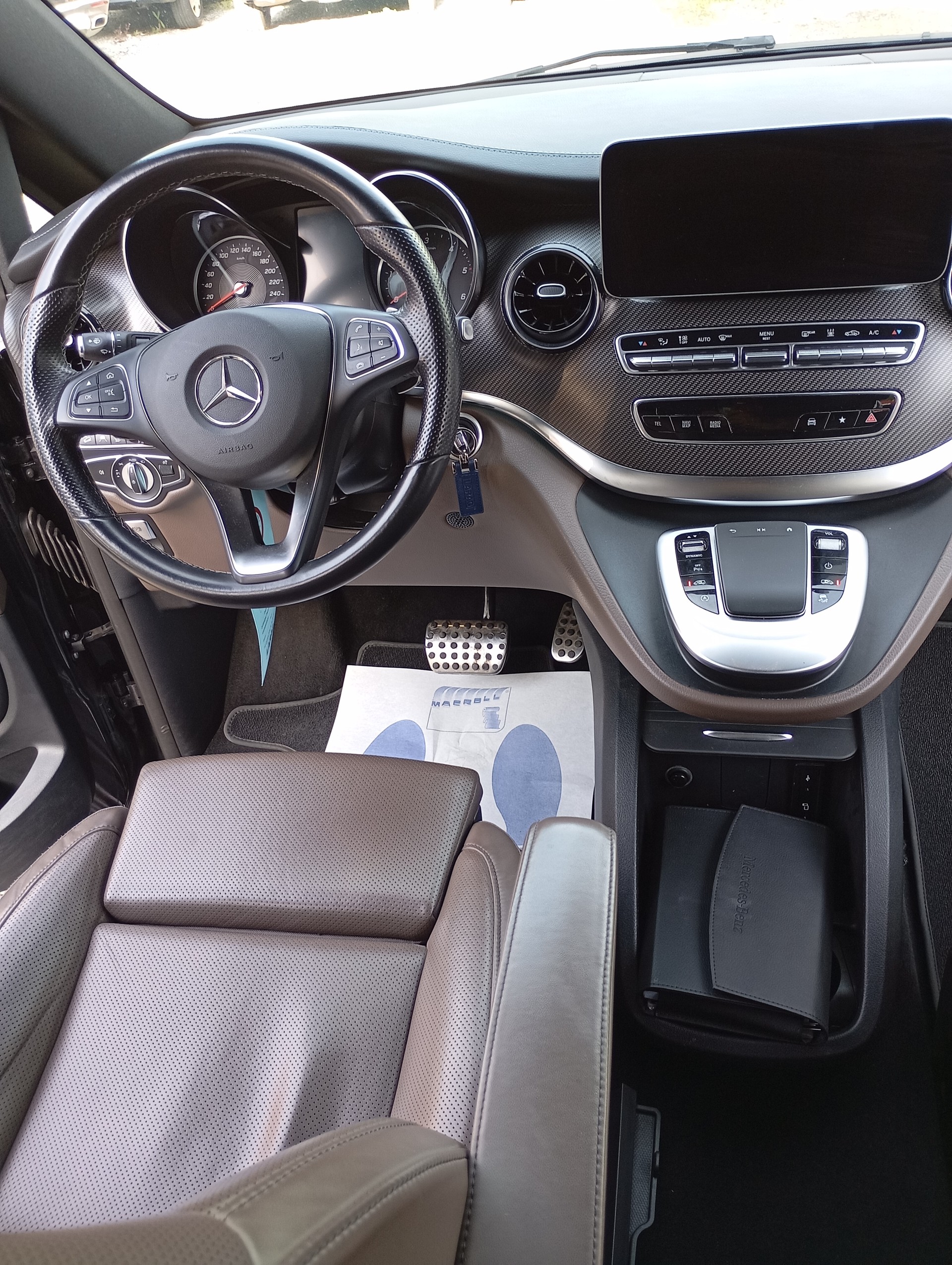 MERCEDES-BENZ V 300 d extralang Avantgarde 4Matic 9G-Tronic-image-16