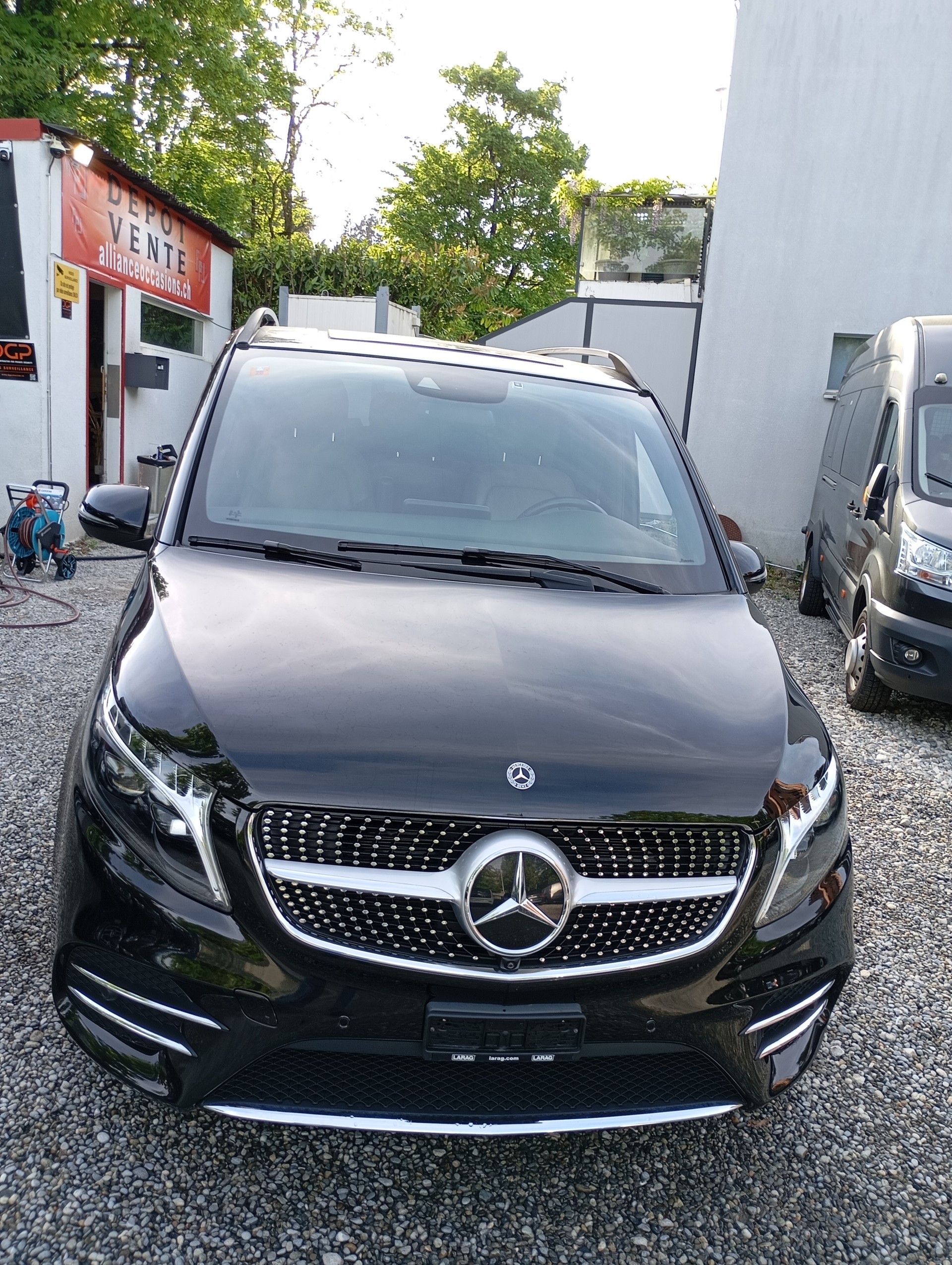 MERCEDES-BENZ V 300 d extralang Avantgarde 4Matic 9G-Tronic-image-4