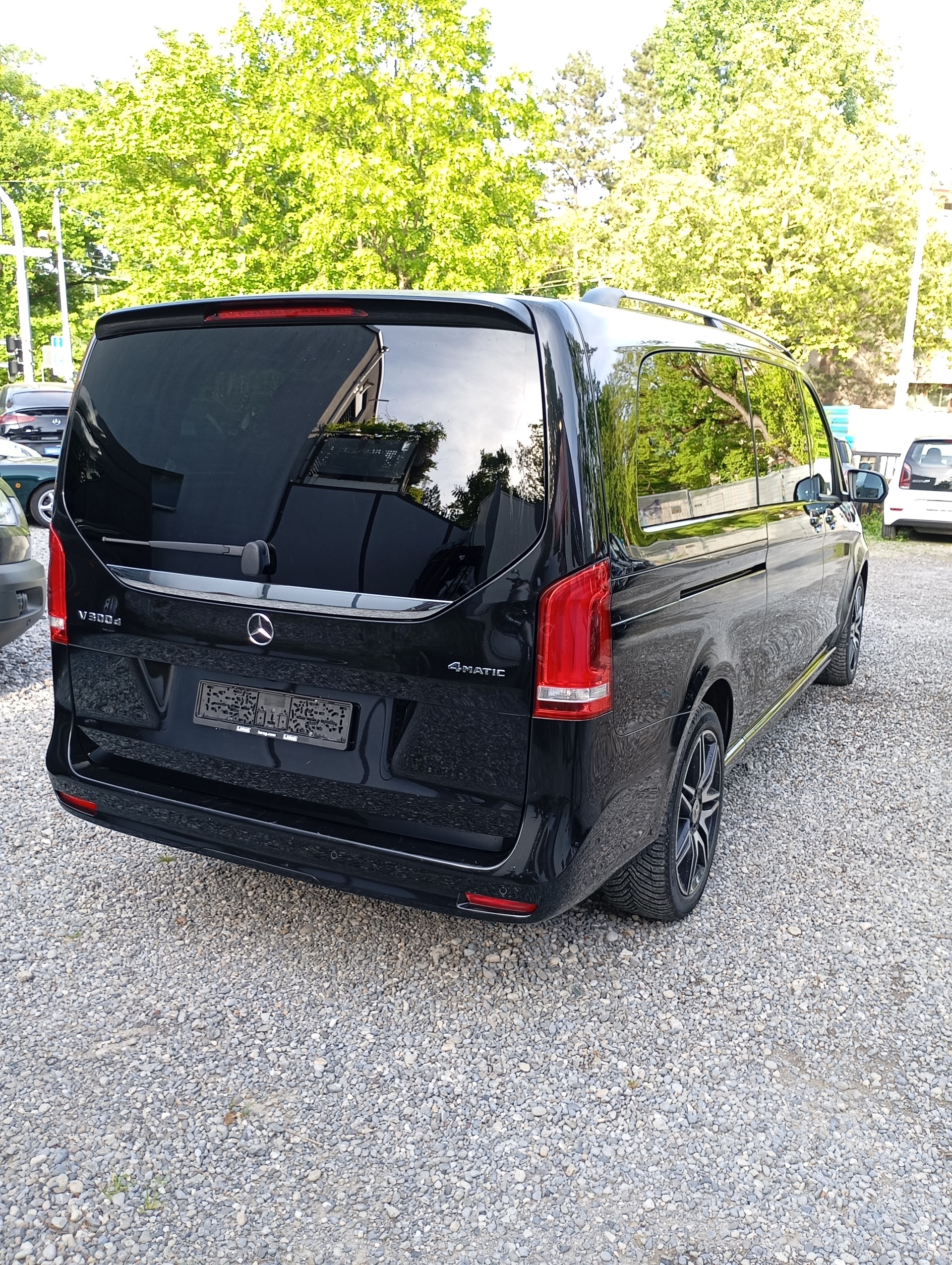 MERCEDES-BENZ V 300 d extralang Avantgarde 4Matic 9G-Tronic-image-7