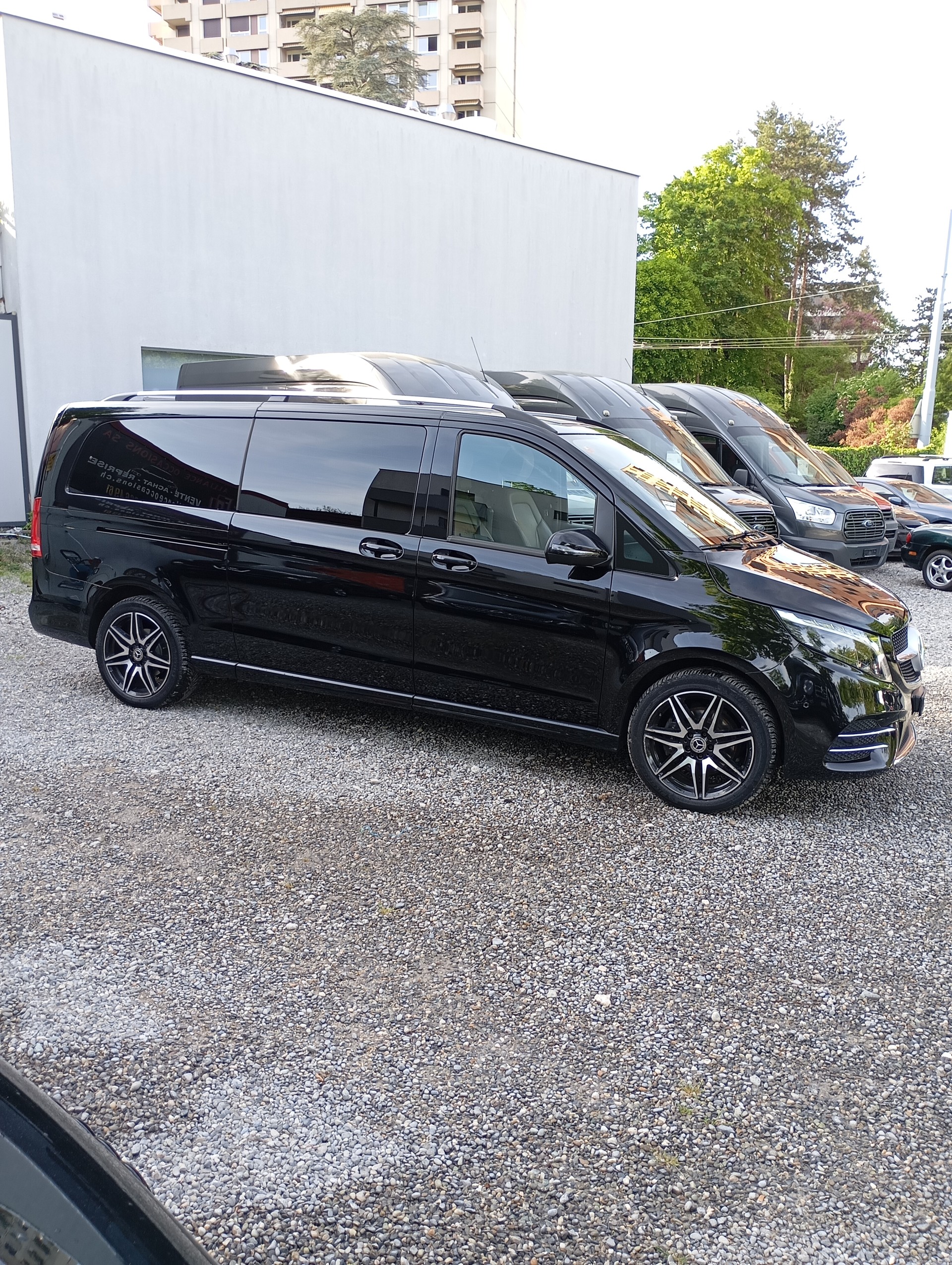 MERCEDES-BENZ V 300 d extralang Avantgarde 4Matic 9G-Tronic-image-6