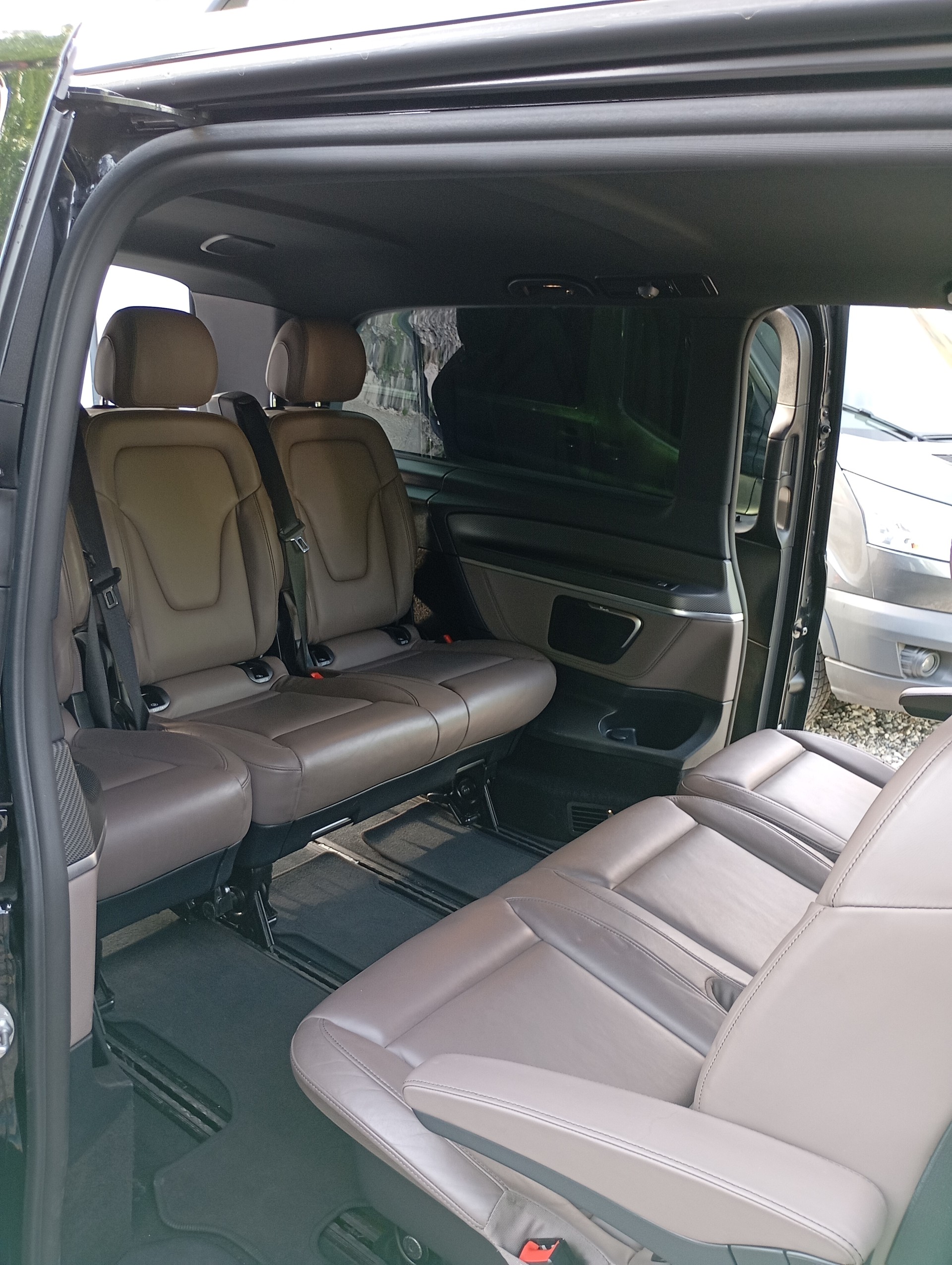 MERCEDES-BENZ V 300 d extralang Avantgarde 4Matic 9G-Tronic-image-12