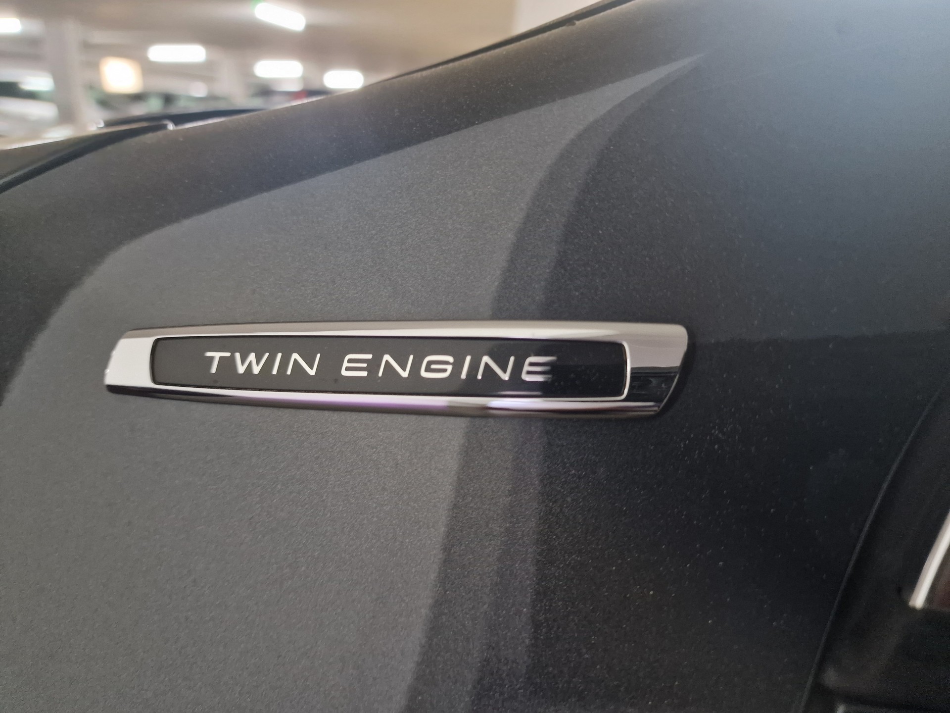 VOLVO V60 D6 AWD Plug-in Hybrid Summum Geartronic 1.Hand MFK Neu 24Mt Gara-image-6