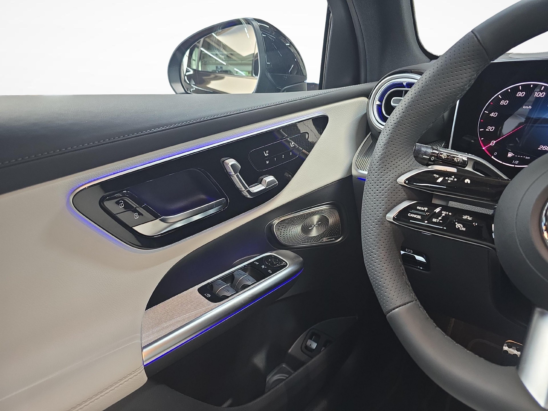 MERCEDES-BENZ GLC 400 e 4MATIC EQ Star AMG Line-image-5