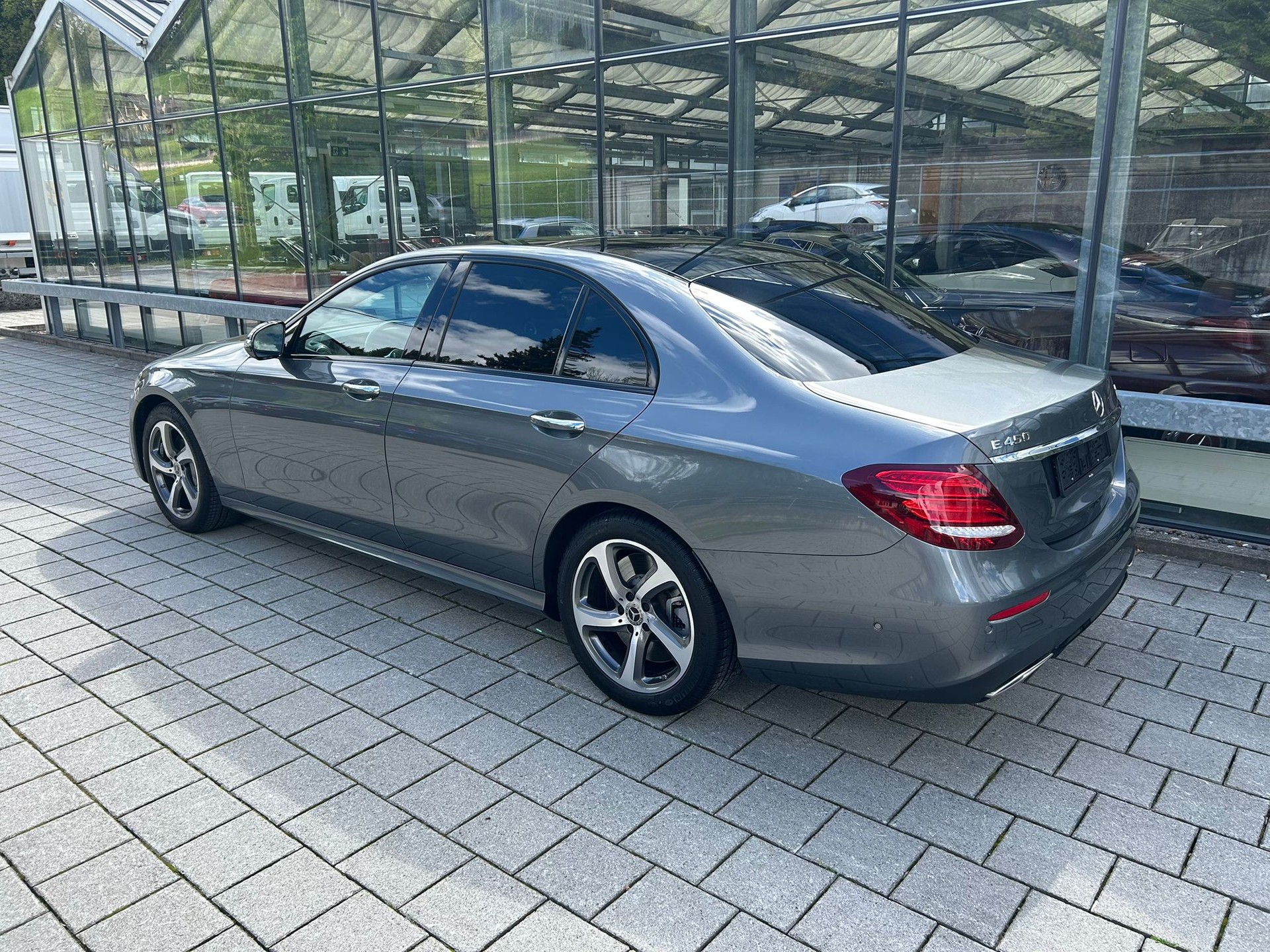 MERCEDES-BENZ E 450 AMG Line 4Matic 9G-Tronic-image-4