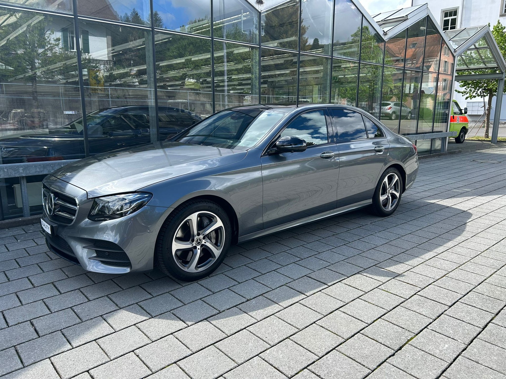 MERCEDES-BENZ E 450 AMG Line 4Matic 9G-Tronic-showroom-element-1