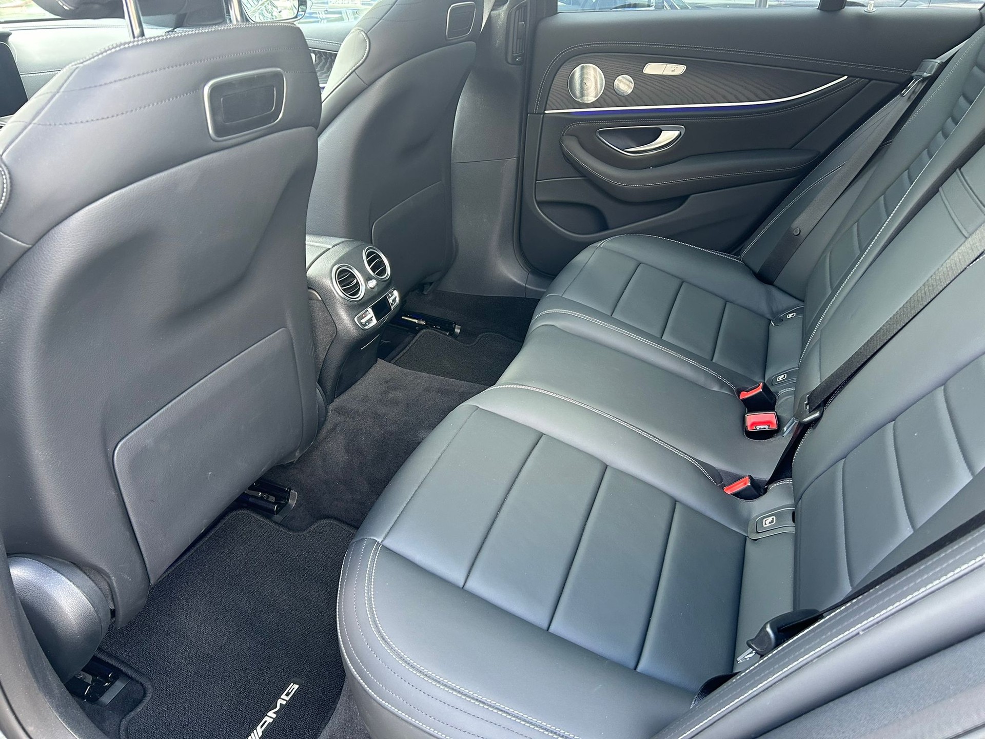 MERCEDES-BENZ E 450 AMG Line 4Matic 9G-Tronic-image-15