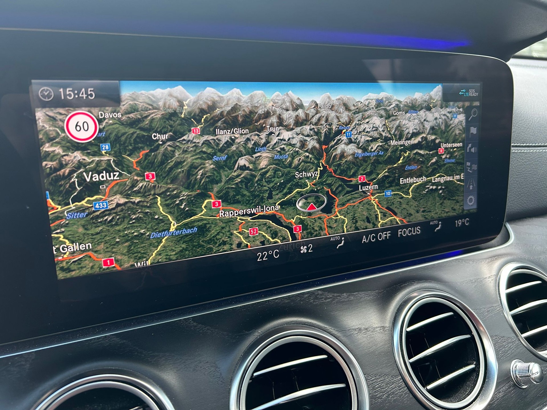 MERCEDES-BENZ E 450 AMG Line 4Matic 9G-Tronic-image-14