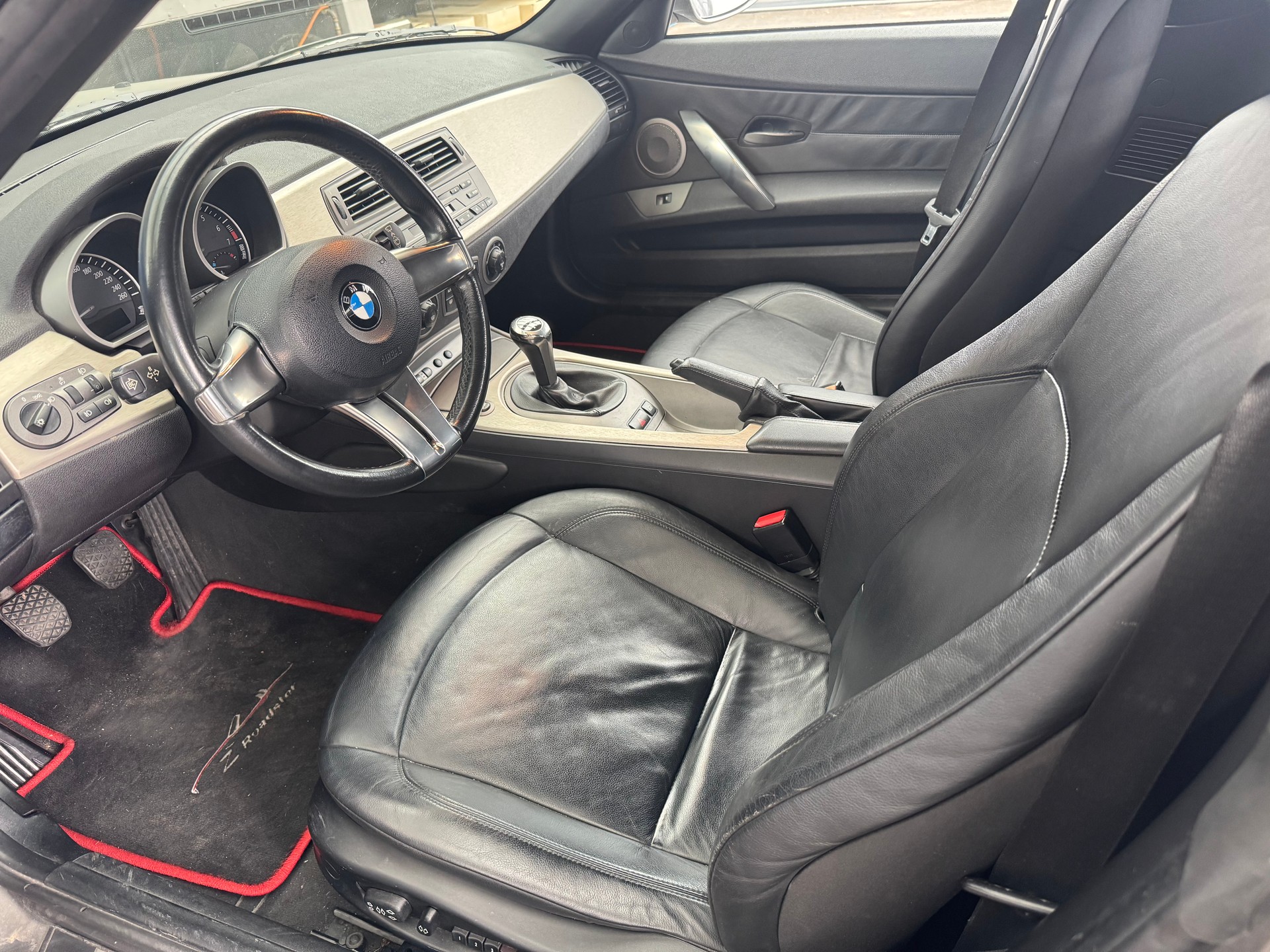 BMW Z4 3.0i Roadster-image-2