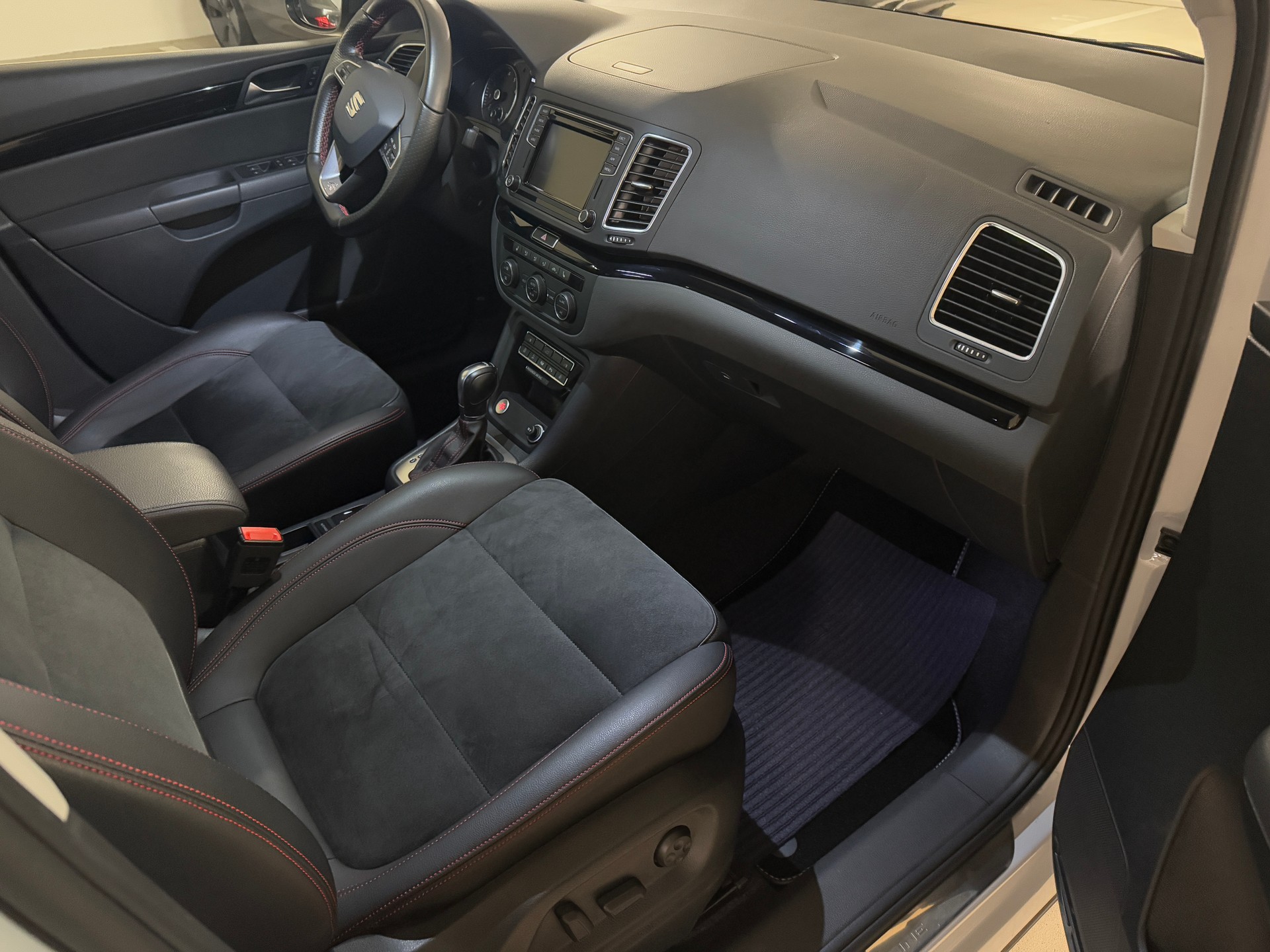 SEAT Alhambra 2.0 TDI Hola FR 4Drive-image-10