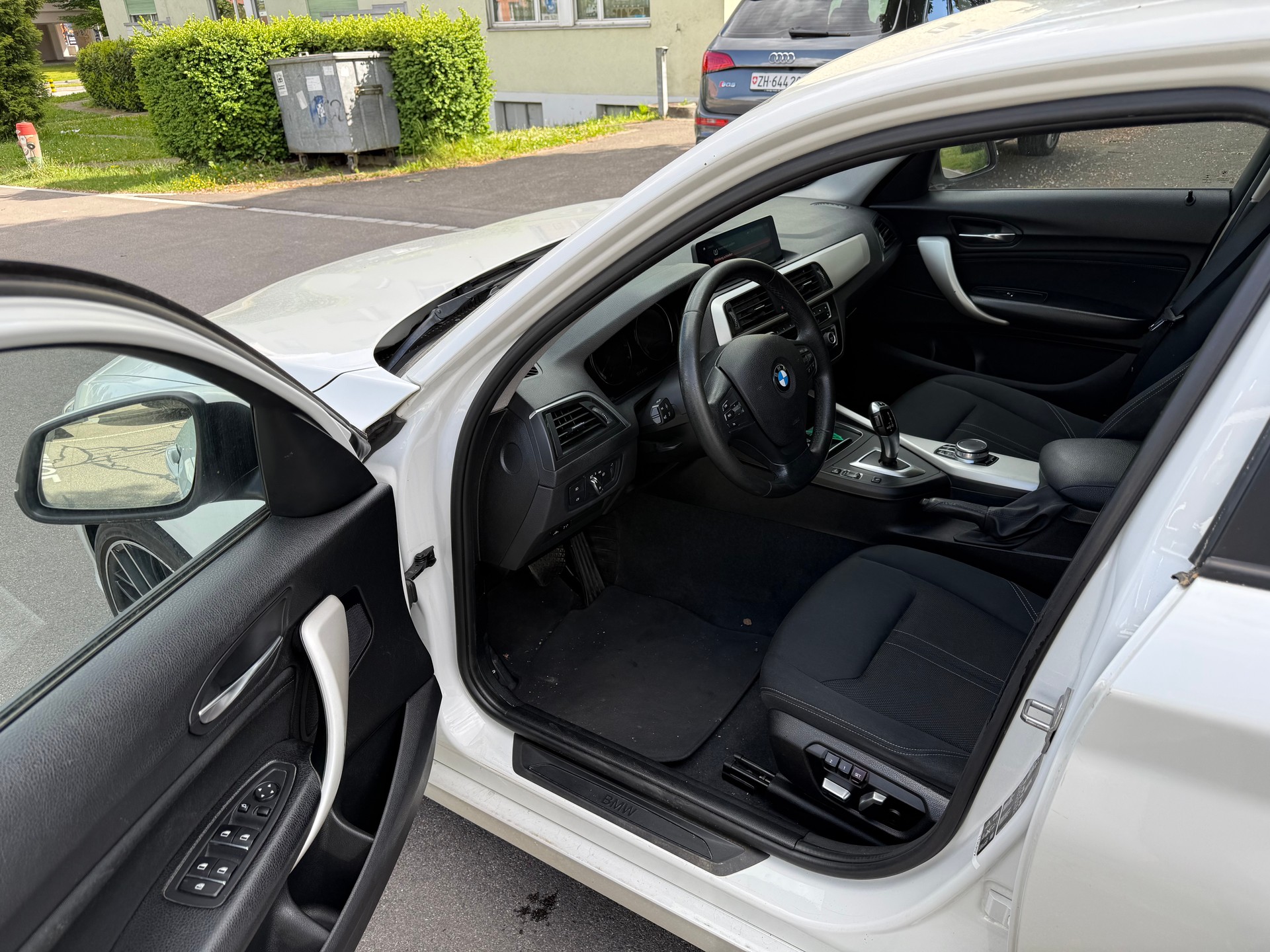 BMW 120d xDrive Swiss Advantage Sport Steptronic-image-6