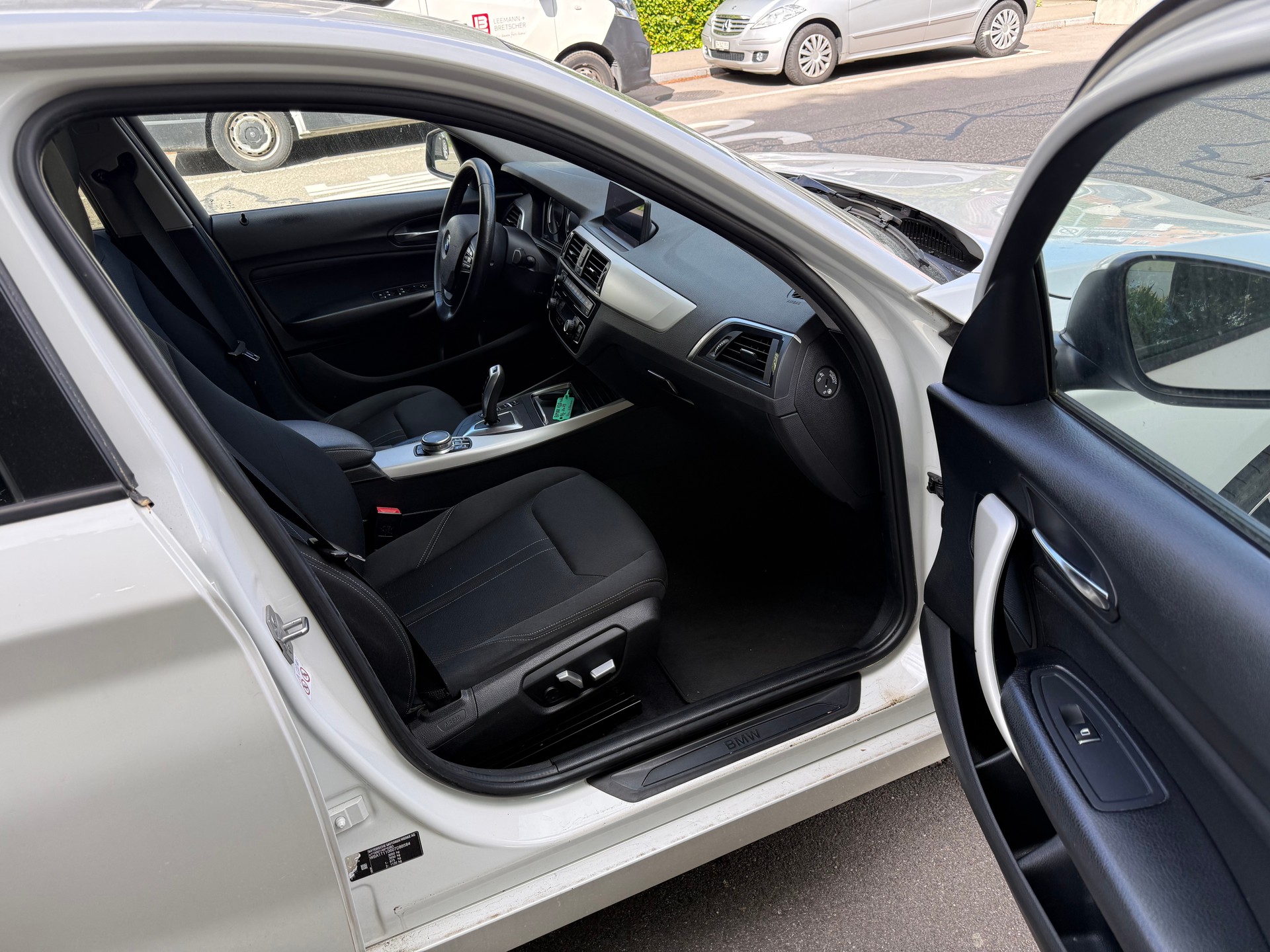 BMW 120d xDrive Swiss Advantage Sport Steptronic-image-7