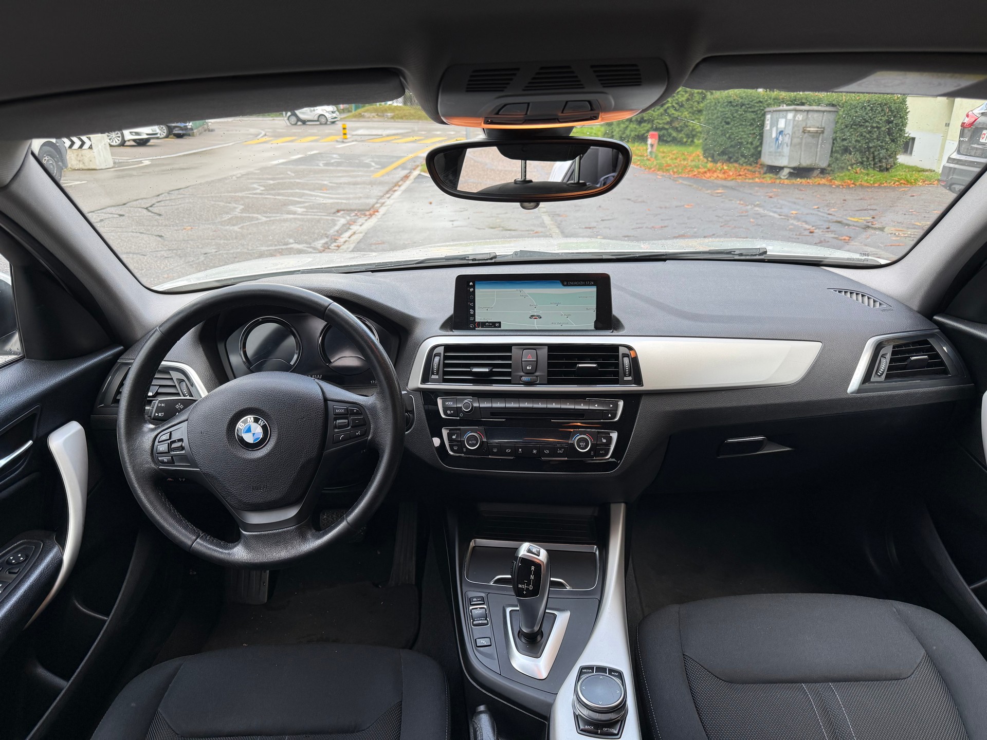 BMW 120d xDrive Swiss Advantage Sport Steptronic-image-10