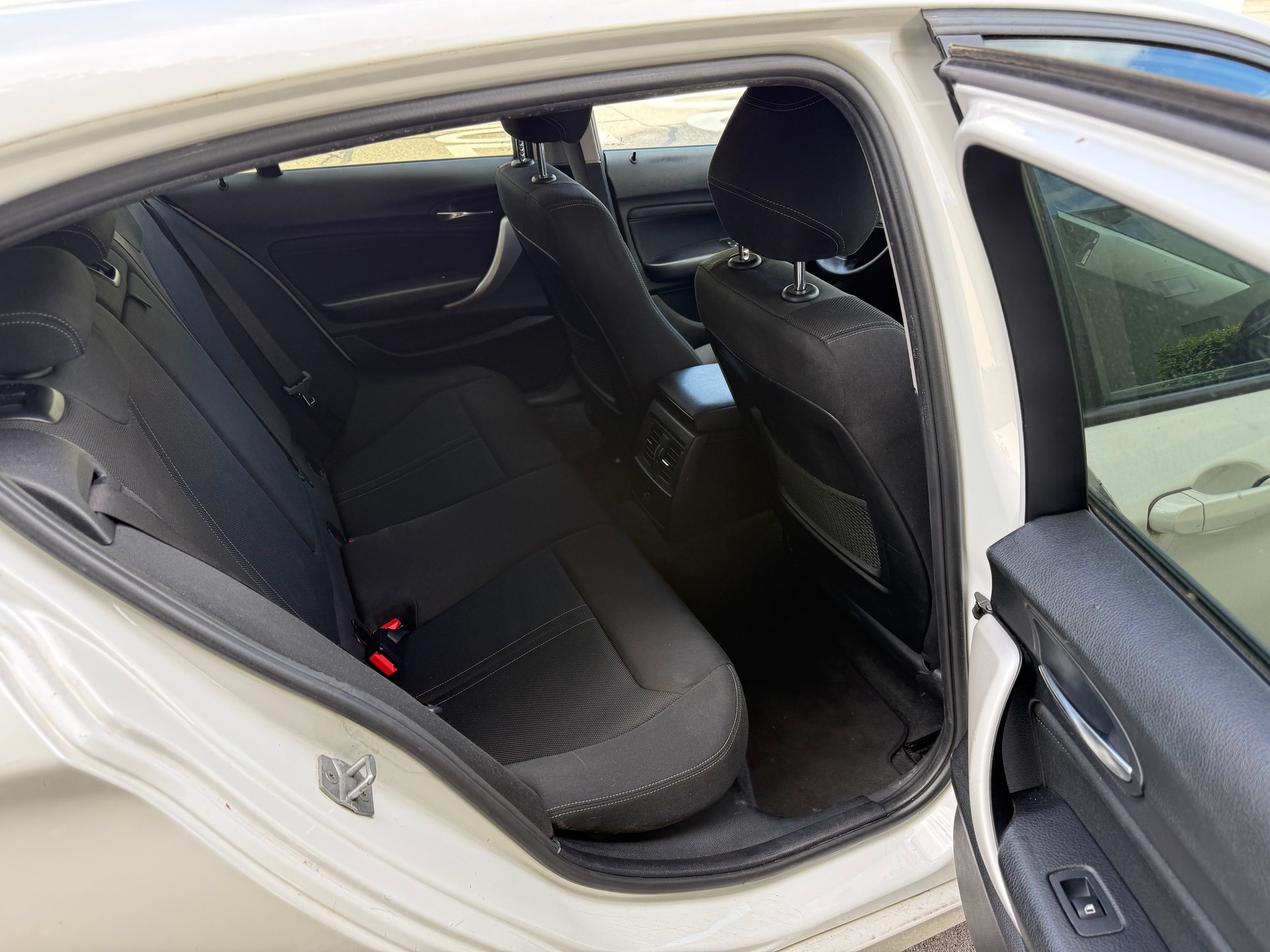 BMW 120d xDrive Swiss Advantage Sport Steptronic-image-8