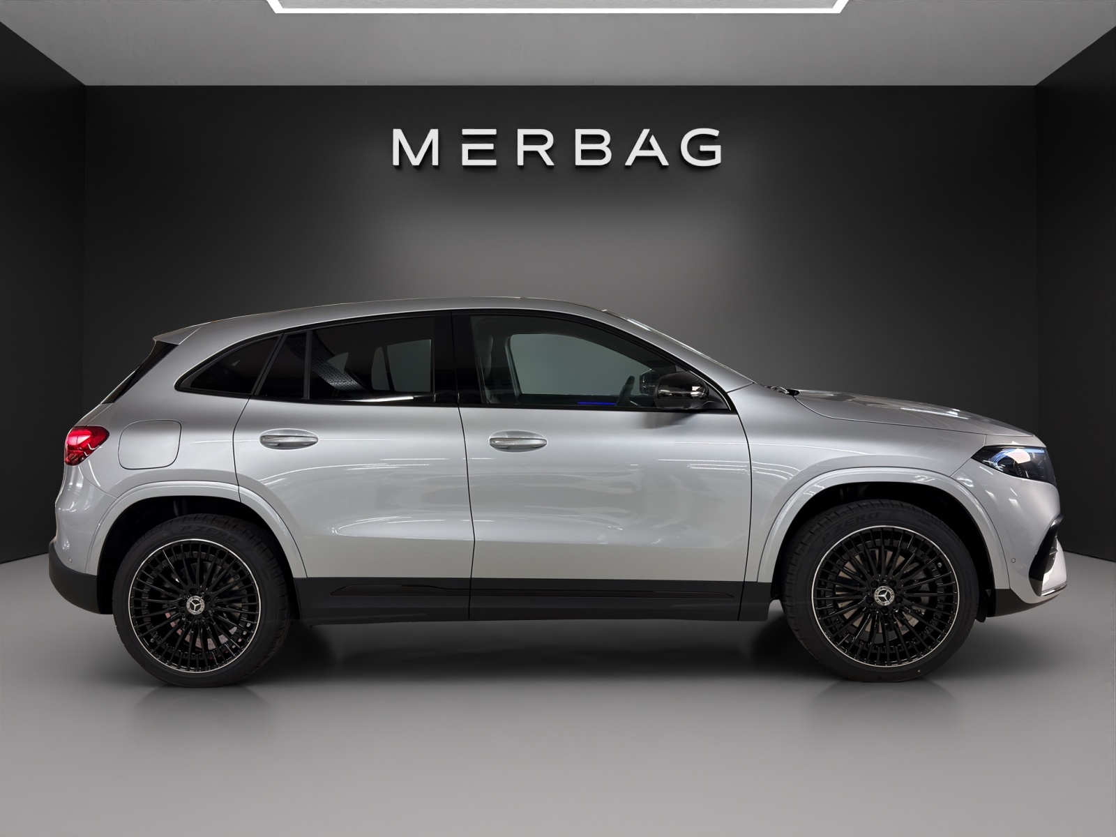MERCEDES-BENZ EQA 350 66,5 kWh 4Matic Excellence-image-4