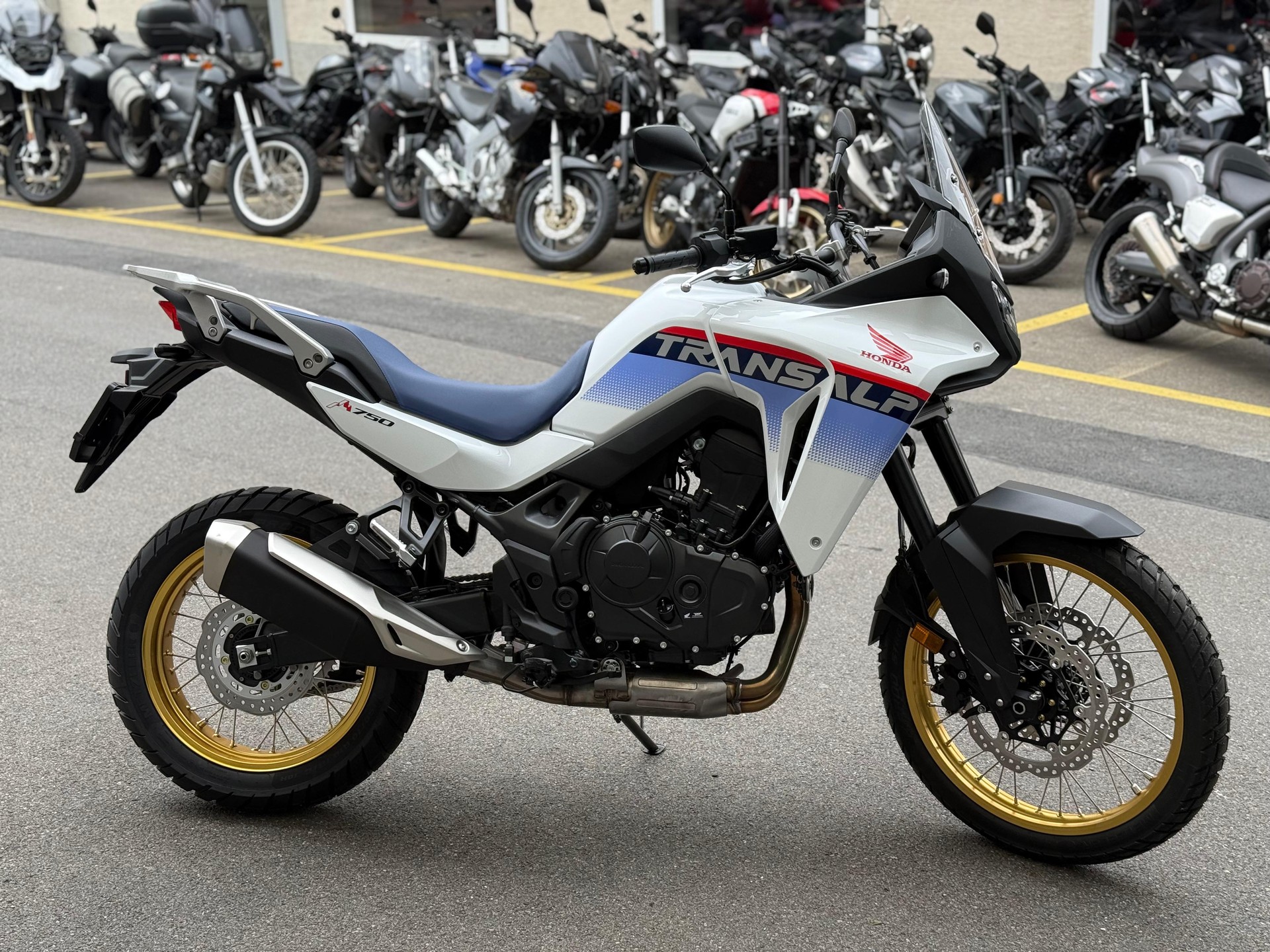 HONDA XL 750 Transalp-showroom-element-3