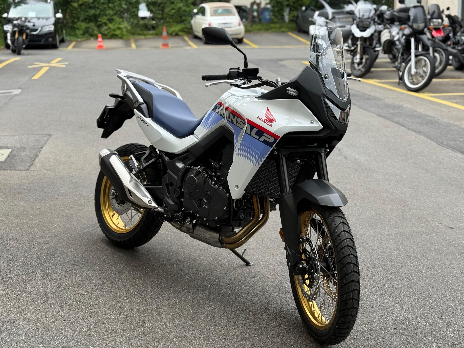 HONDA XL 750 Transalp-showroom-element-1