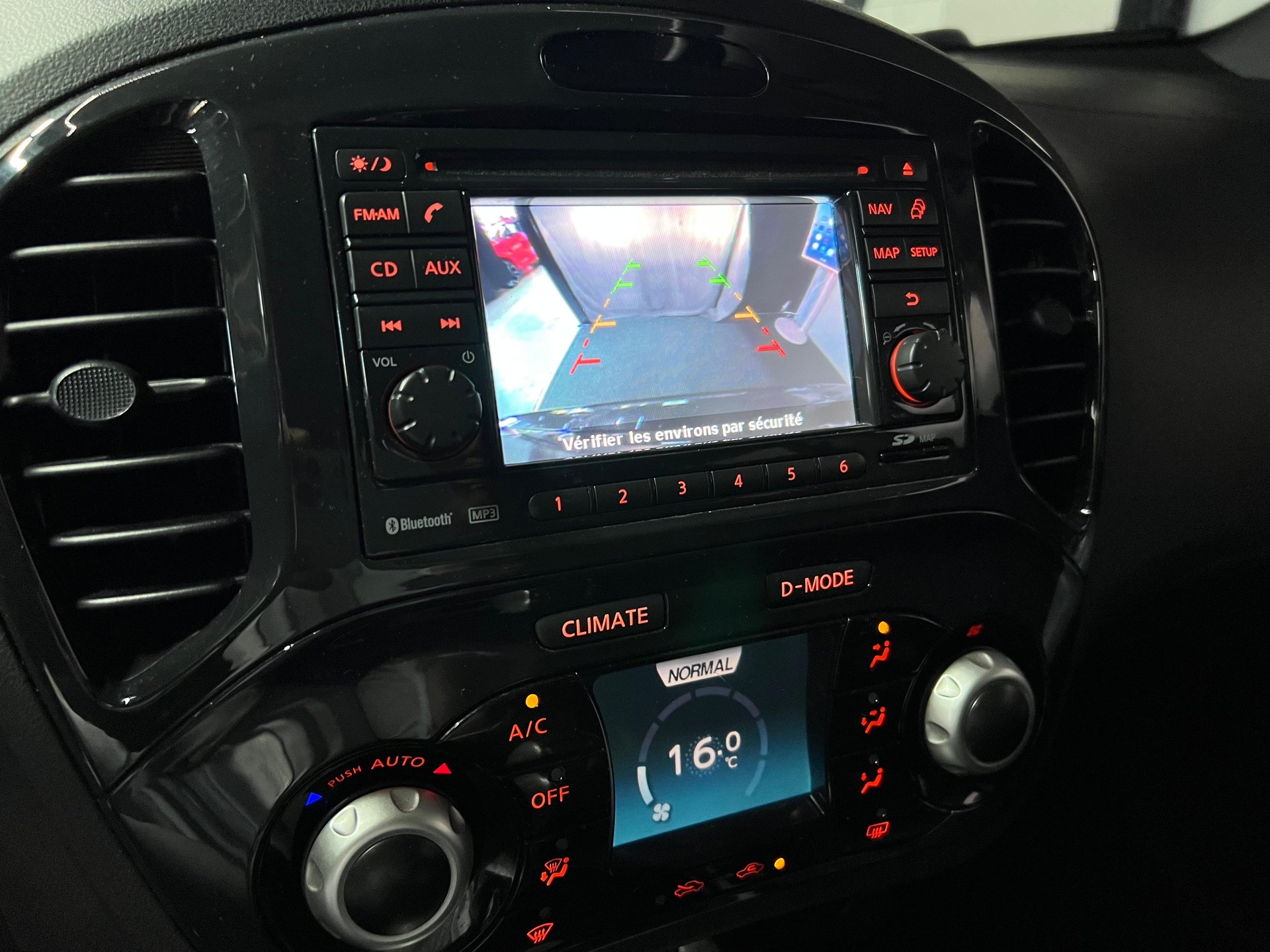 NISSAN Juke 1.6 DIG-T tekna 4x4 Xtronic M-CVT-image-10