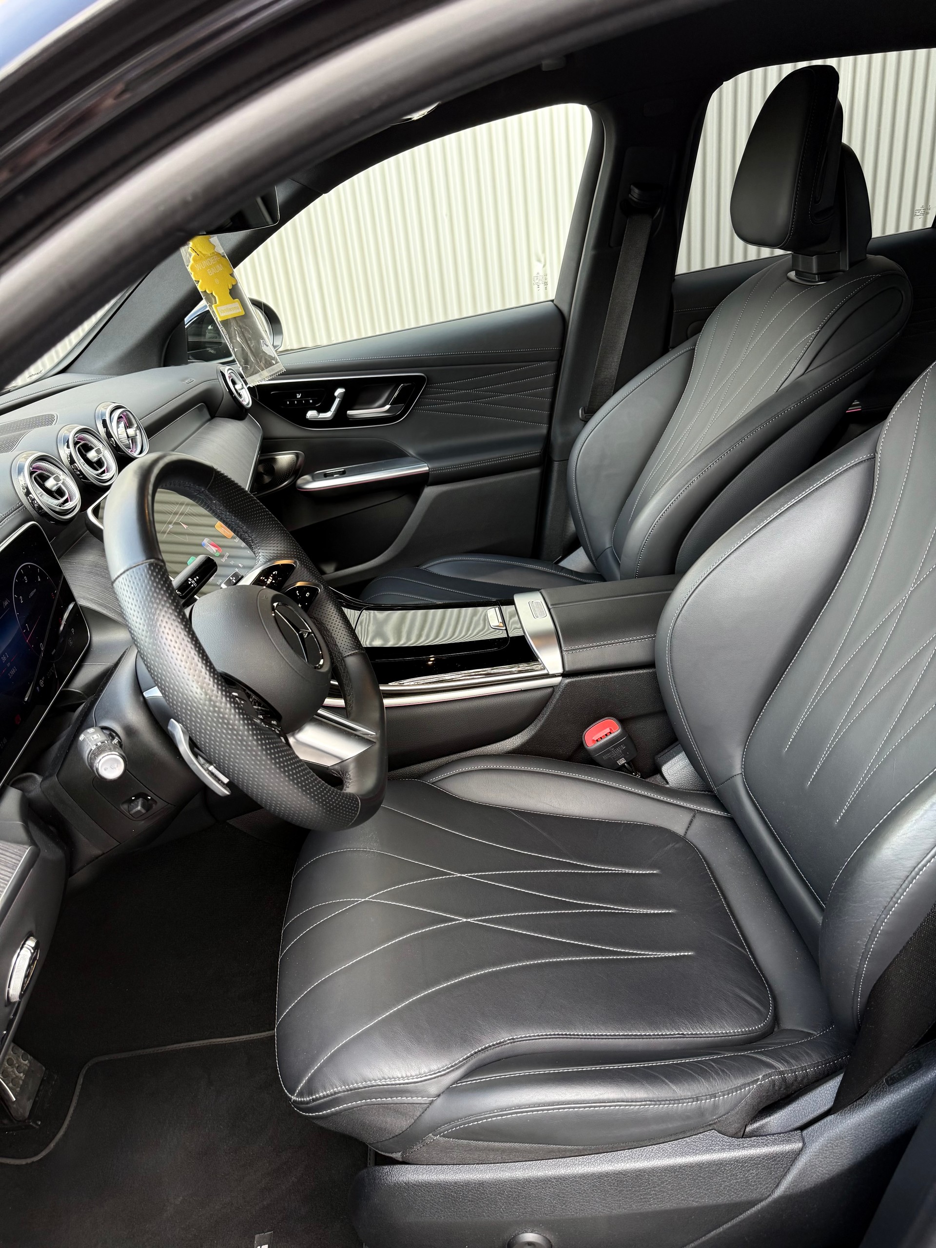 MERCEDES-BENZ GLC 220 d AMG Line 4matic-image-11