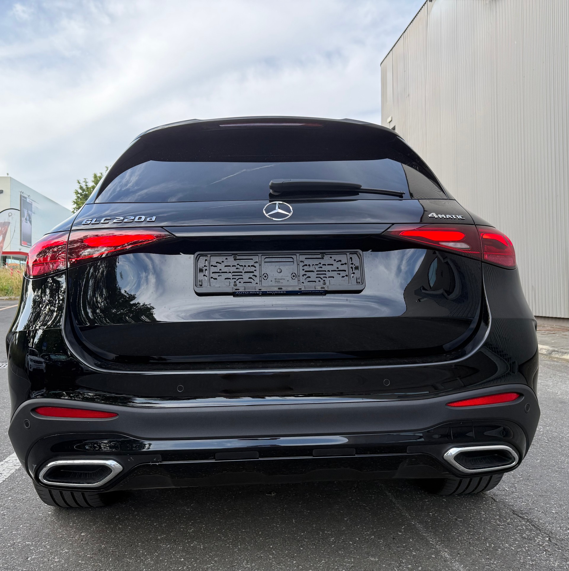 MERCEDES-BENZ GLC 220 d AMG Line 4matic-image-5