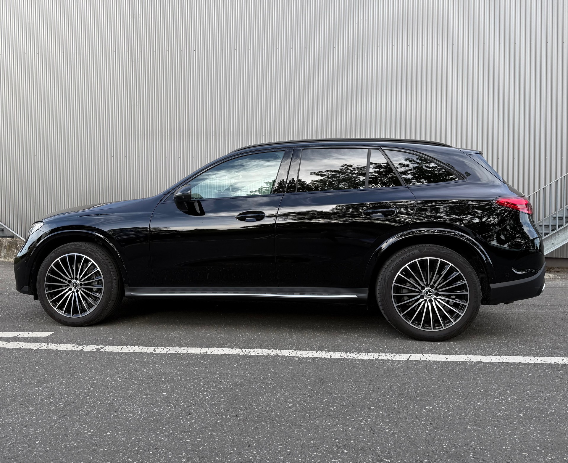 MERCEDES-BENZ GLC 220 d AMG Line 4matic-image-3
