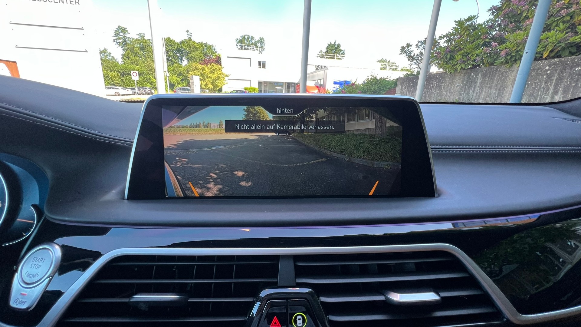 BMW 750i xDRIVE EXCELLENCE STEPTRONIC l 450 PS-image-20