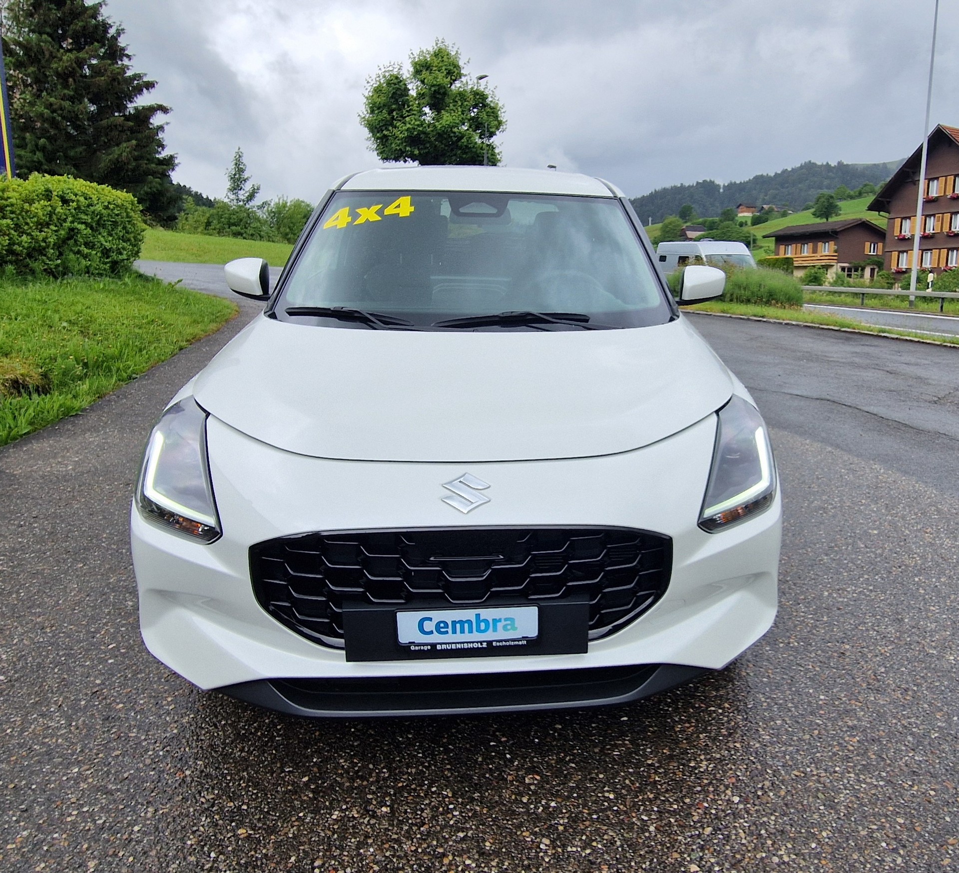 SUZUKI Swift 1.2 Compact+ Hybrid-image-1
