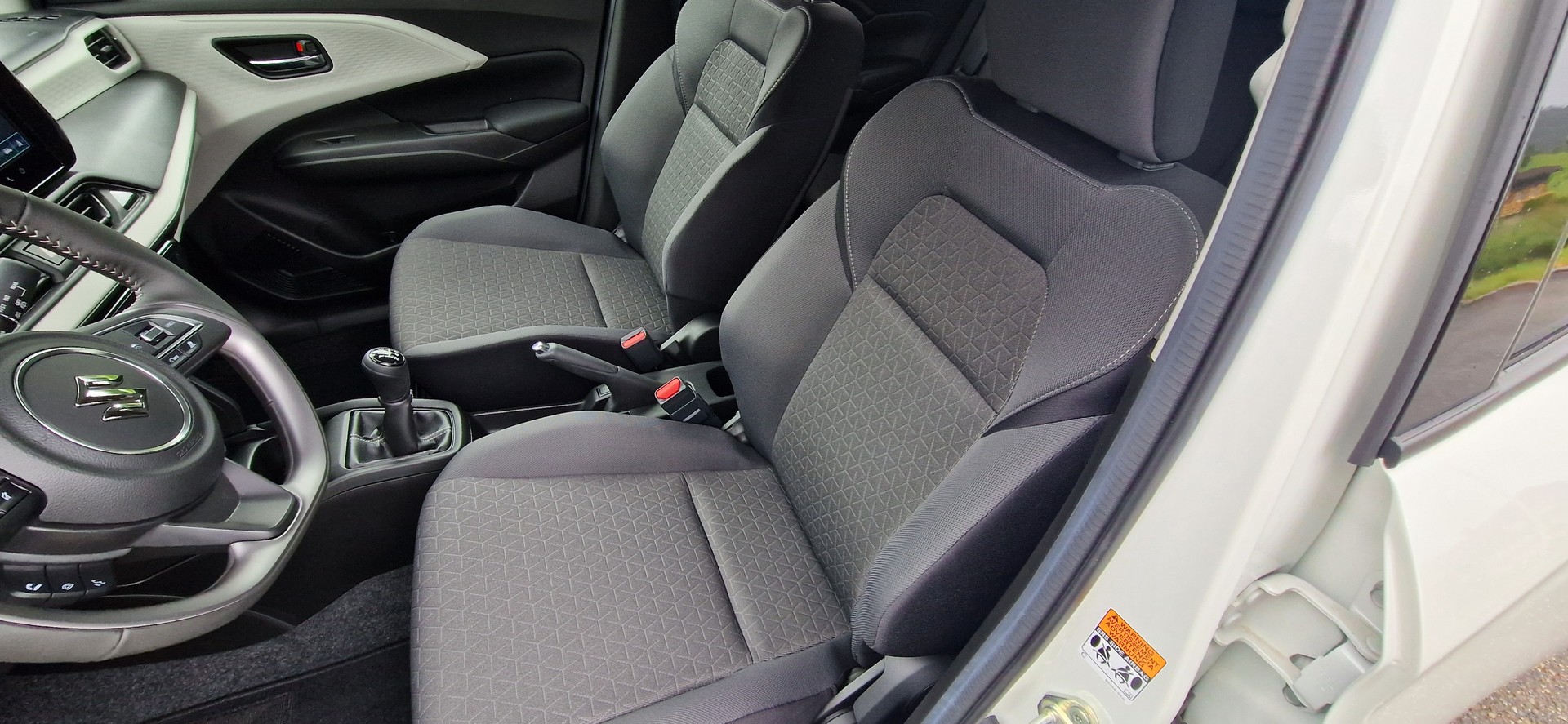 SUZUKI Swift 1.2 Compact+ Hybrid-image-11