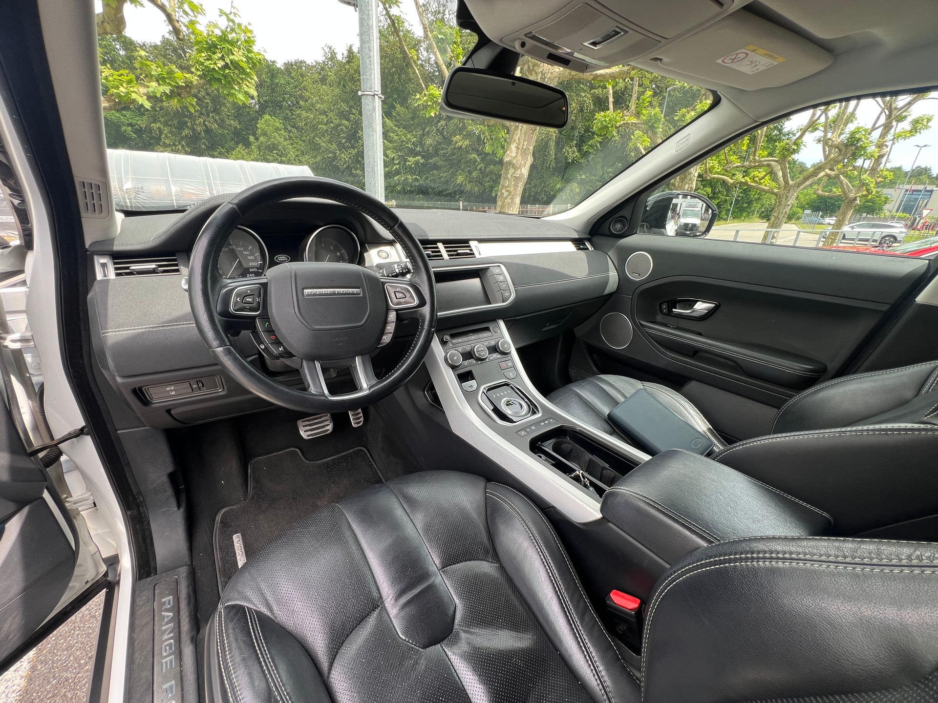 LAND ROVER Range Rover Evoque 2.0 Si4 Pure AT9-image-9
